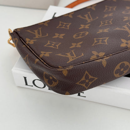 Louis Vuitton Pochette Acceasoires