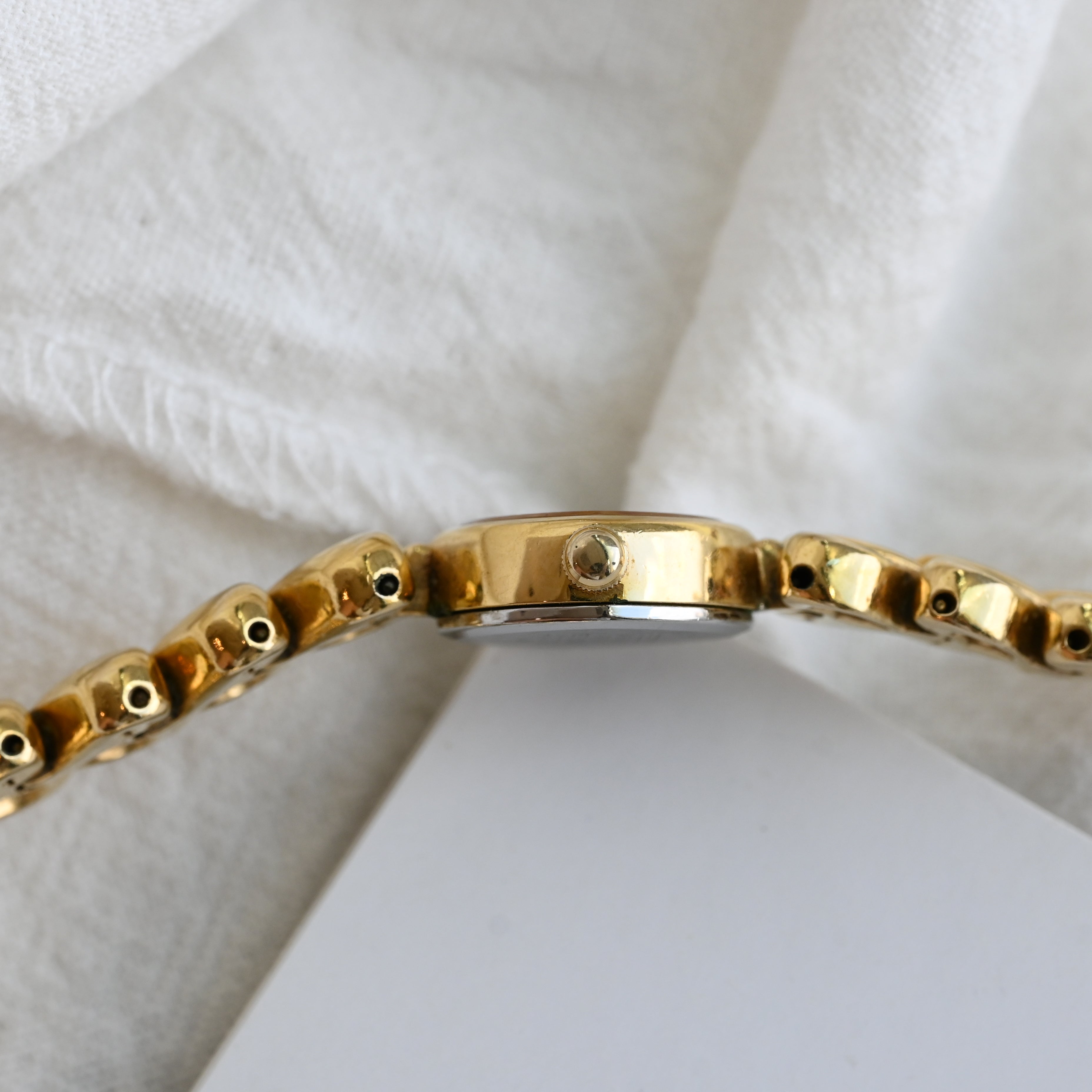 Seiko 1E20-5280 Heart-Shaped Bracelet Watch - Leluxe Vintage Sdn. Bhd.