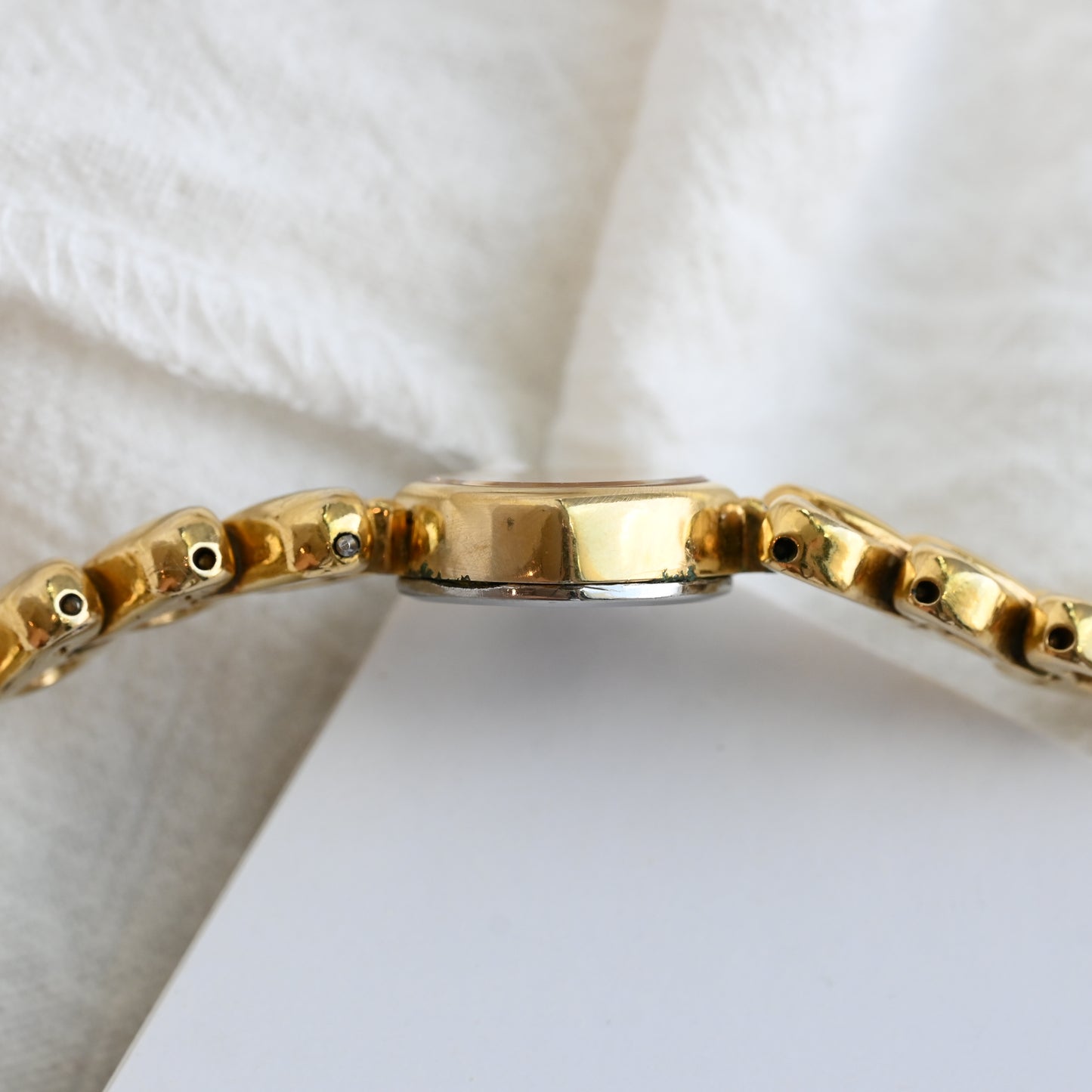 Seiko 1E20-5280 Heart-Shaped Bracelet Watch