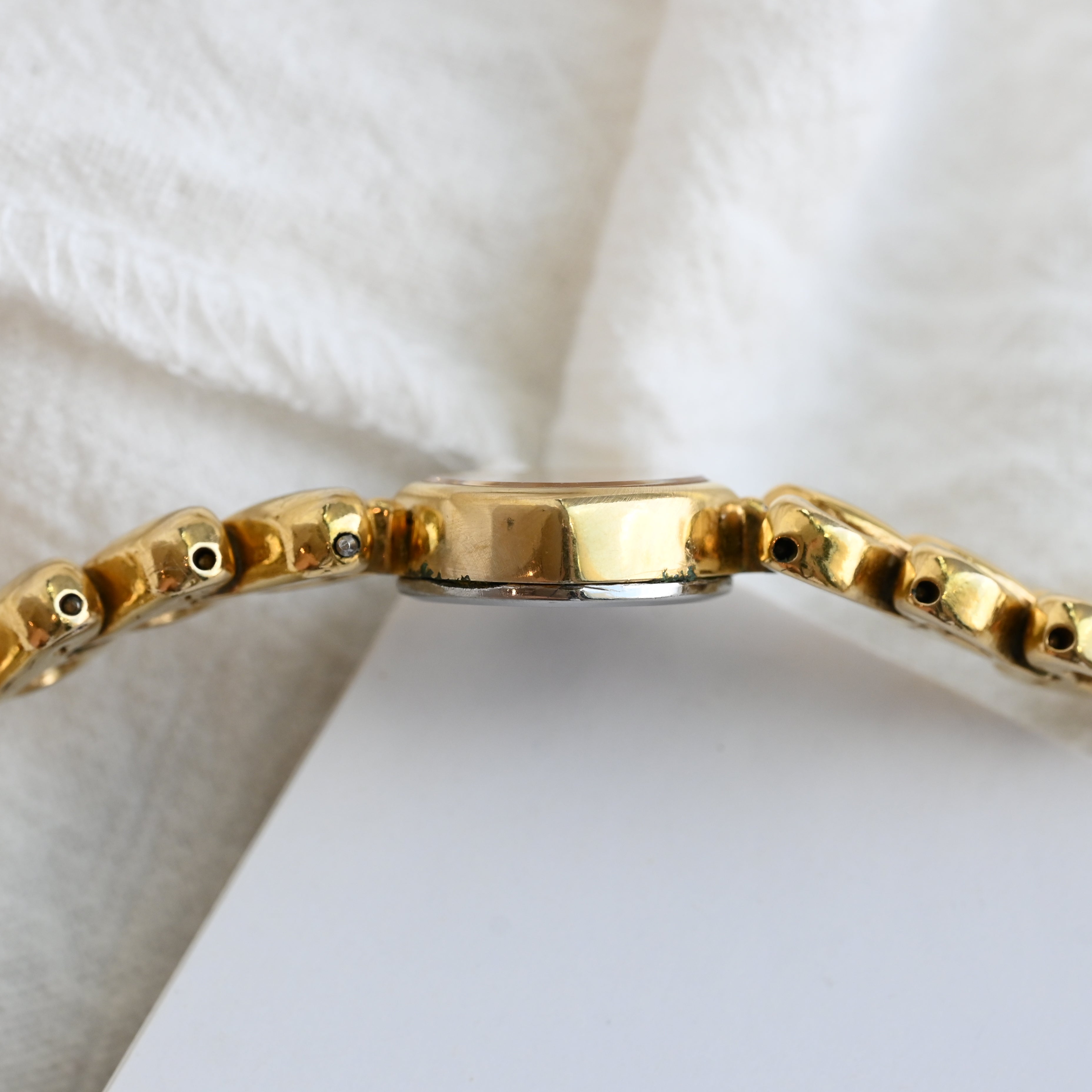 Seiko 1E20-5280 Heart-Shaped Bracelet Watch - Leluxe Vintage Sdn. Bhd.