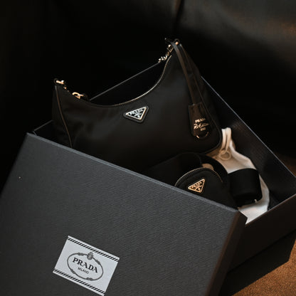 Prada Hobo Re-edition 2005 Nylon