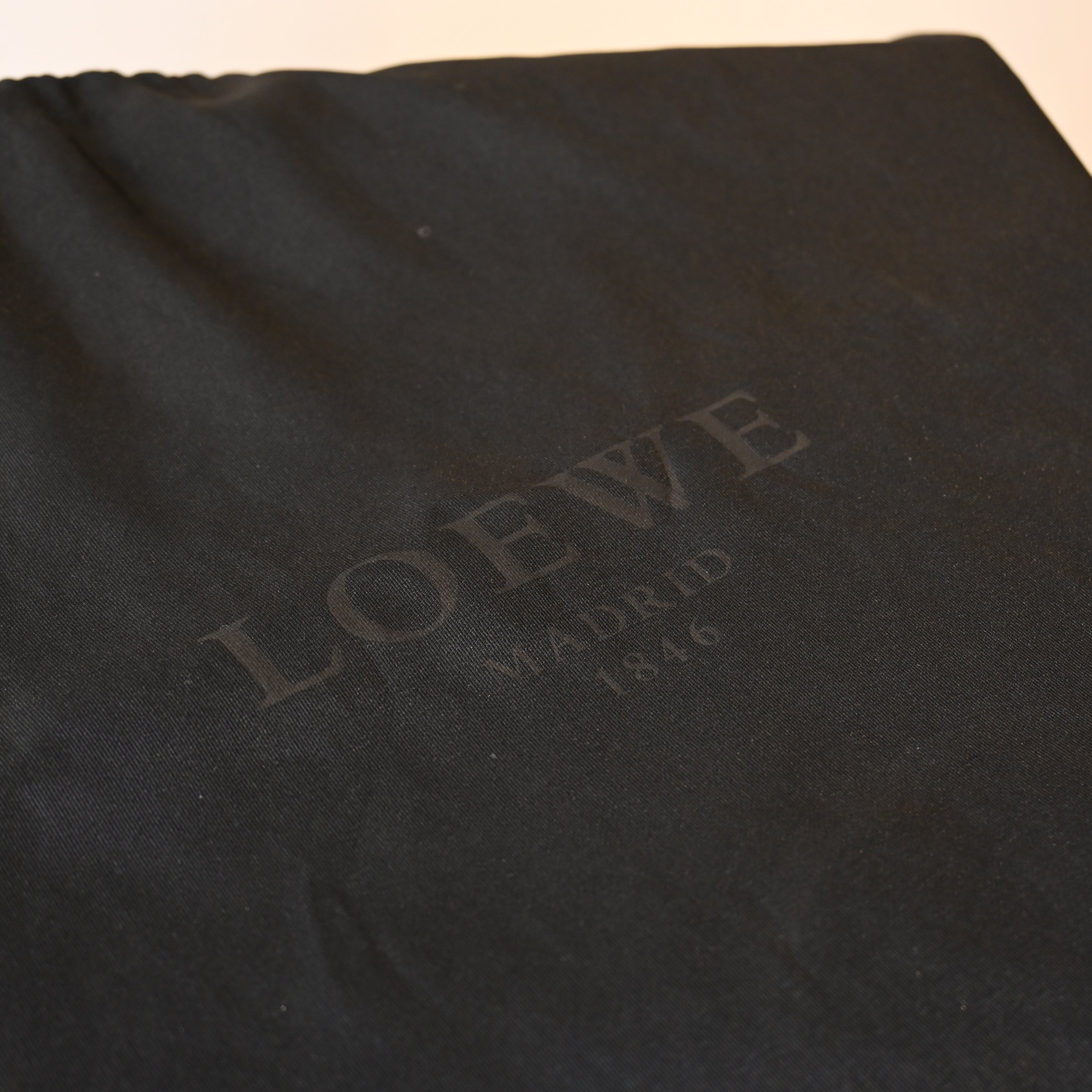 Loewe Amazona 28 Calfksin - Leluxe Vintage Sdn. Bhd.