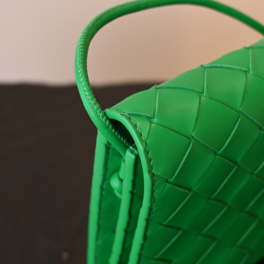 Bottega Veneta Parakeet Intrecciato Woven Nappa Leather Wallet On Strap Bag