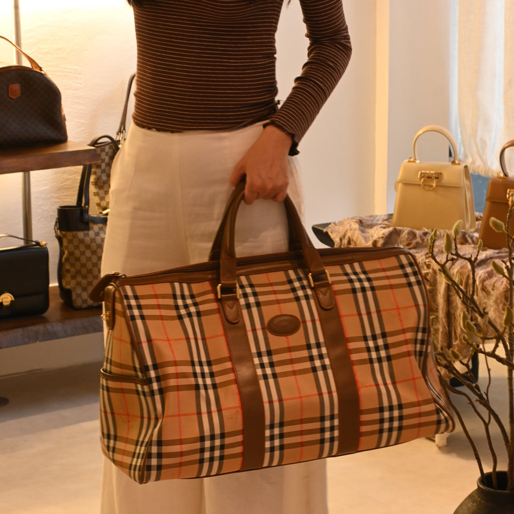 Burberry Nova Check Duffle 50 - Leluxe Vintage Sdn. Bhd.