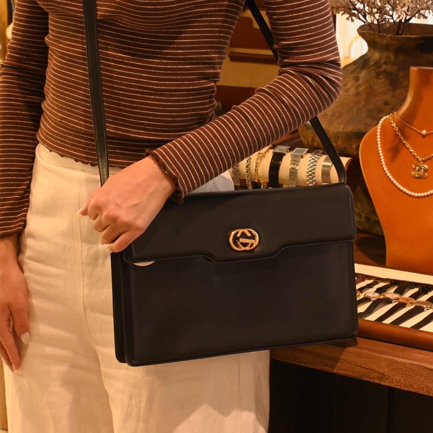 Gucci Turnlock G Navy Leather Bag