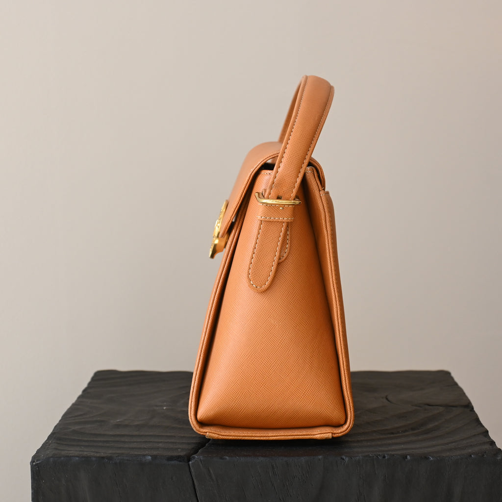 Valentino Garavani V logo bag - Leluxe Vintage Sdn. Bhd.