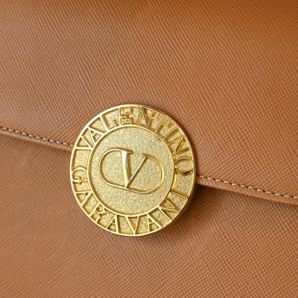 Valentino Garavani V logo bag - Leluxe Vintage Sdn. Bhd.