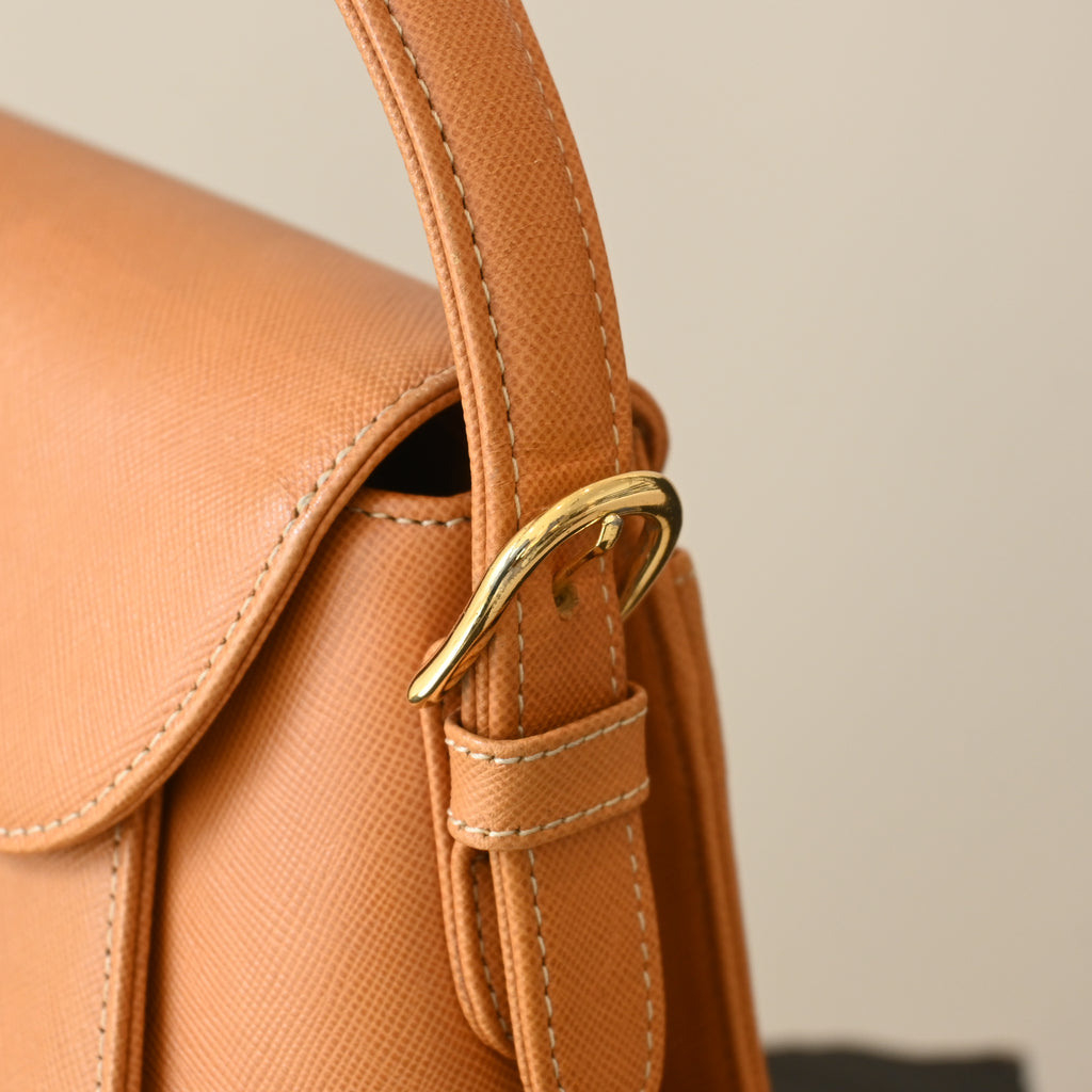 Valentino Garavani V logo bag - Leluxe Vintage Sdn. Bhd.
