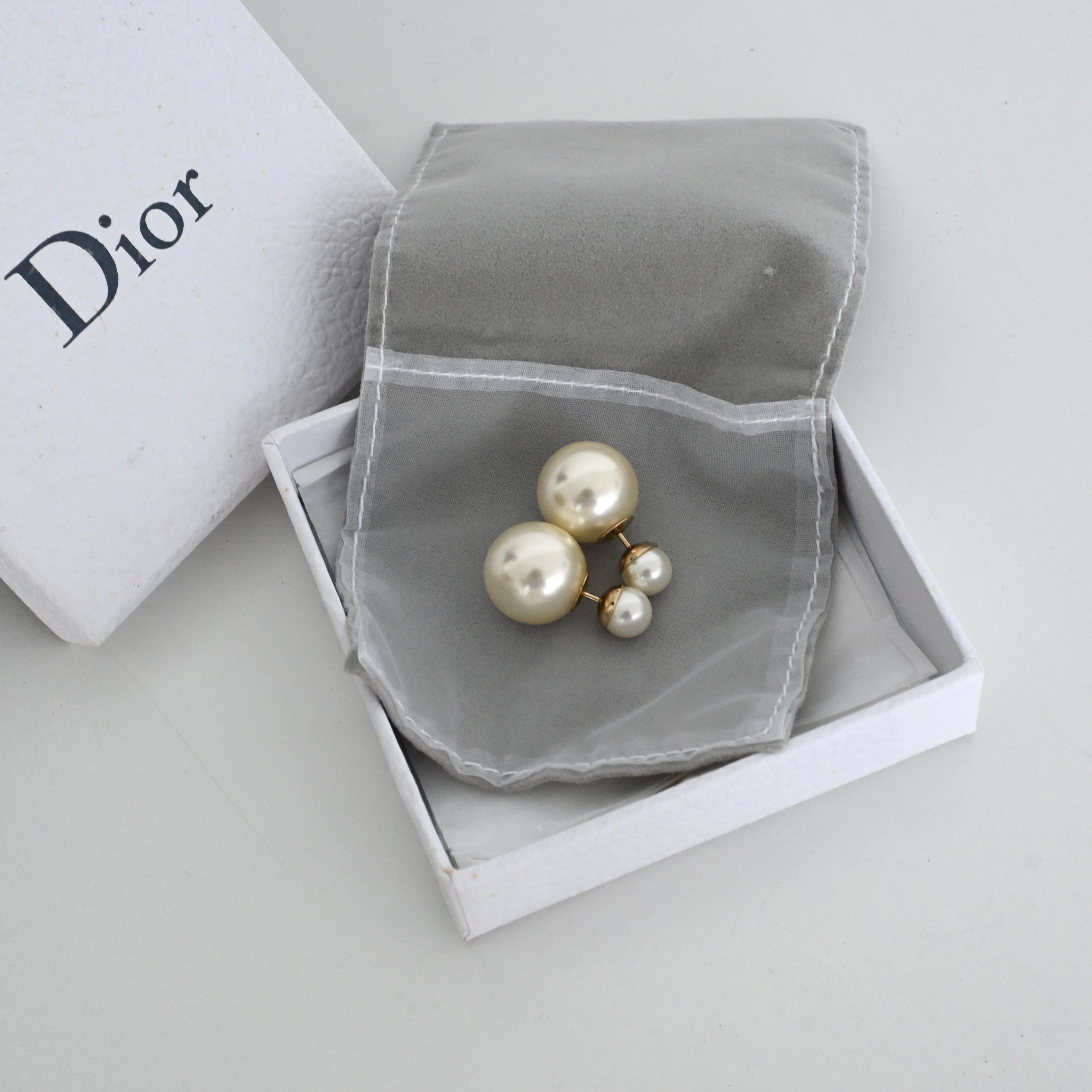 Dior Tribales Earring Pearl - Leluxe Vintage Sdn. Bhd.