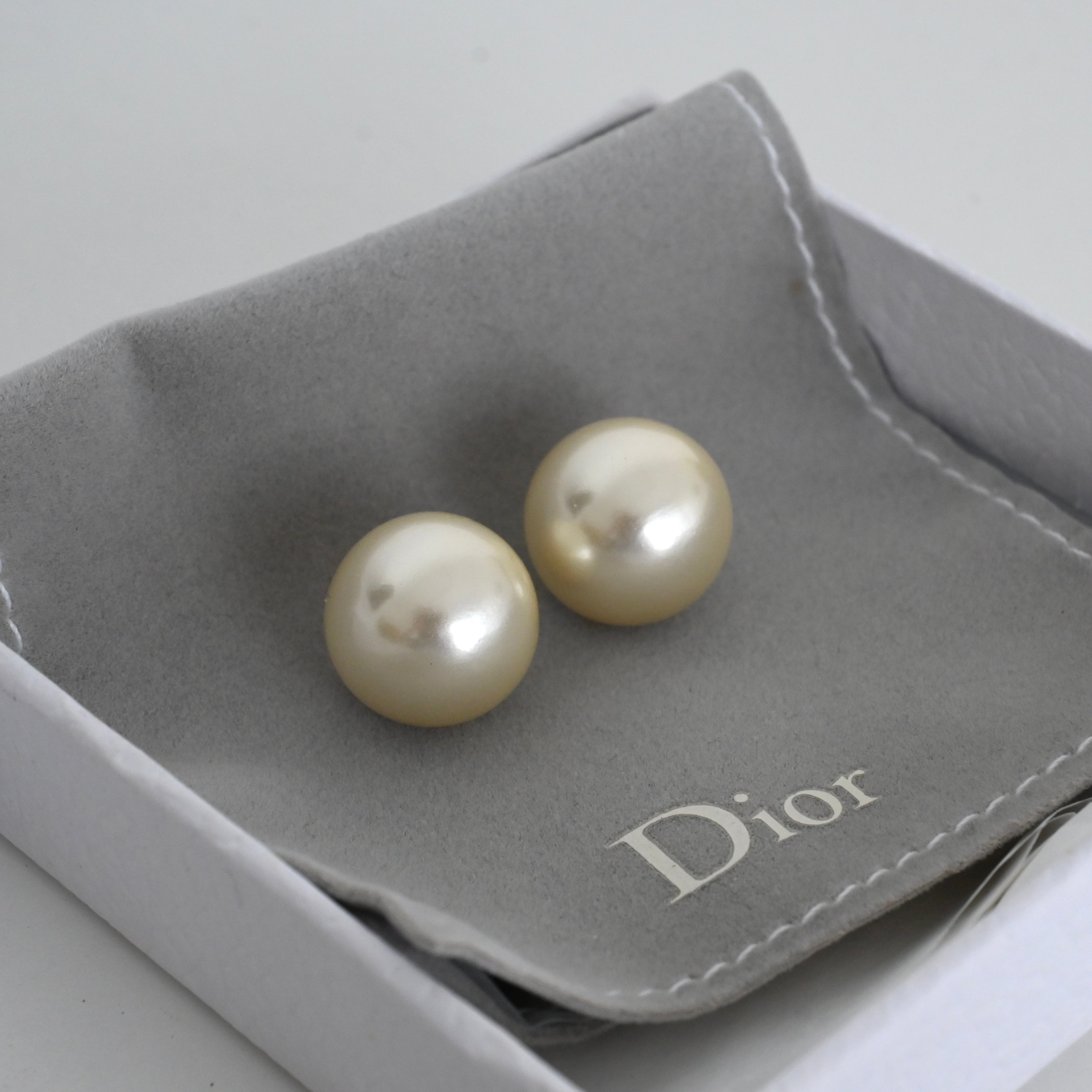 Dior Tribales Earring Pearl - Leluxe Vintage Sdn. Bhd.