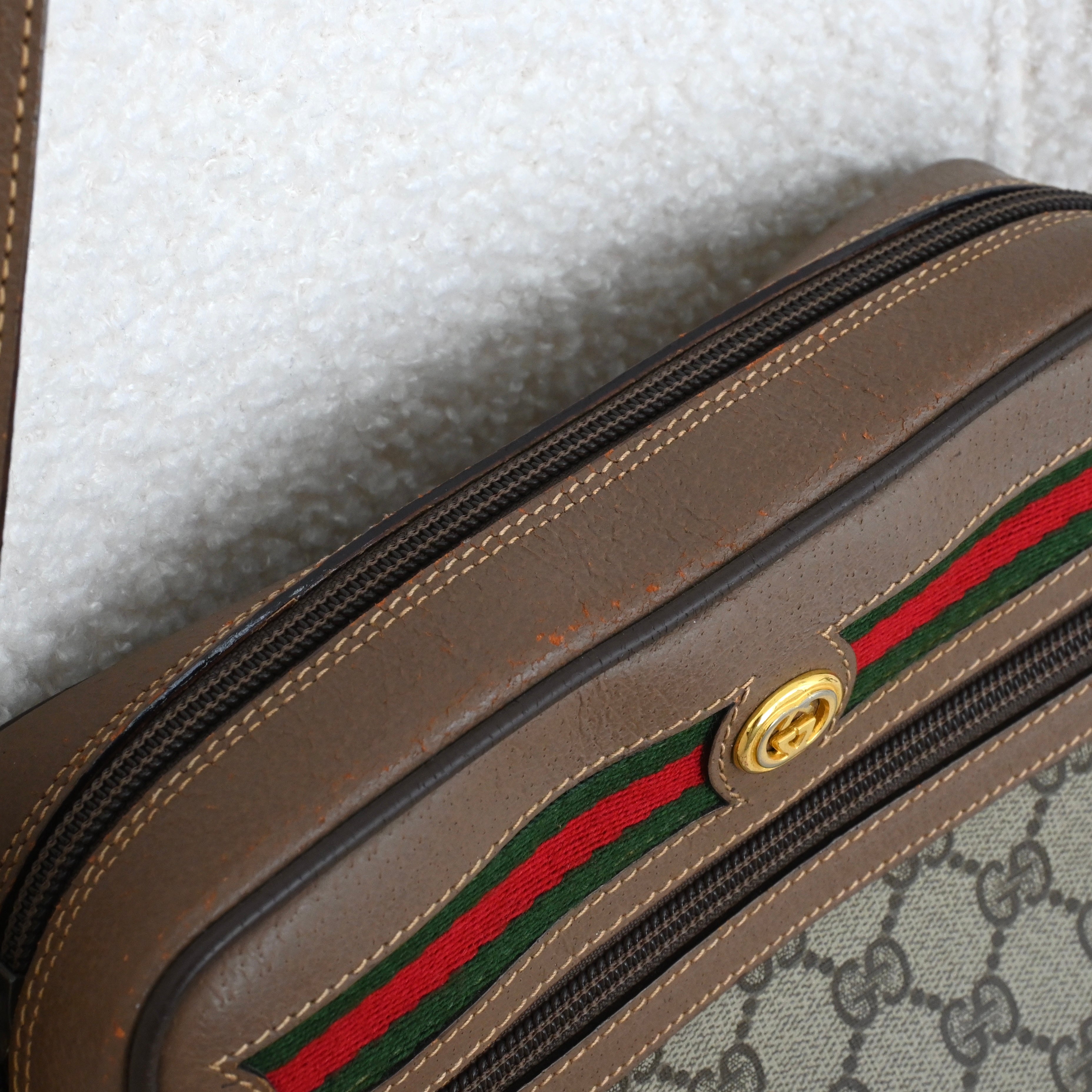 Gucci Sherry Line GG Supreme - Leluxe Vintage Sdn. Bhd.