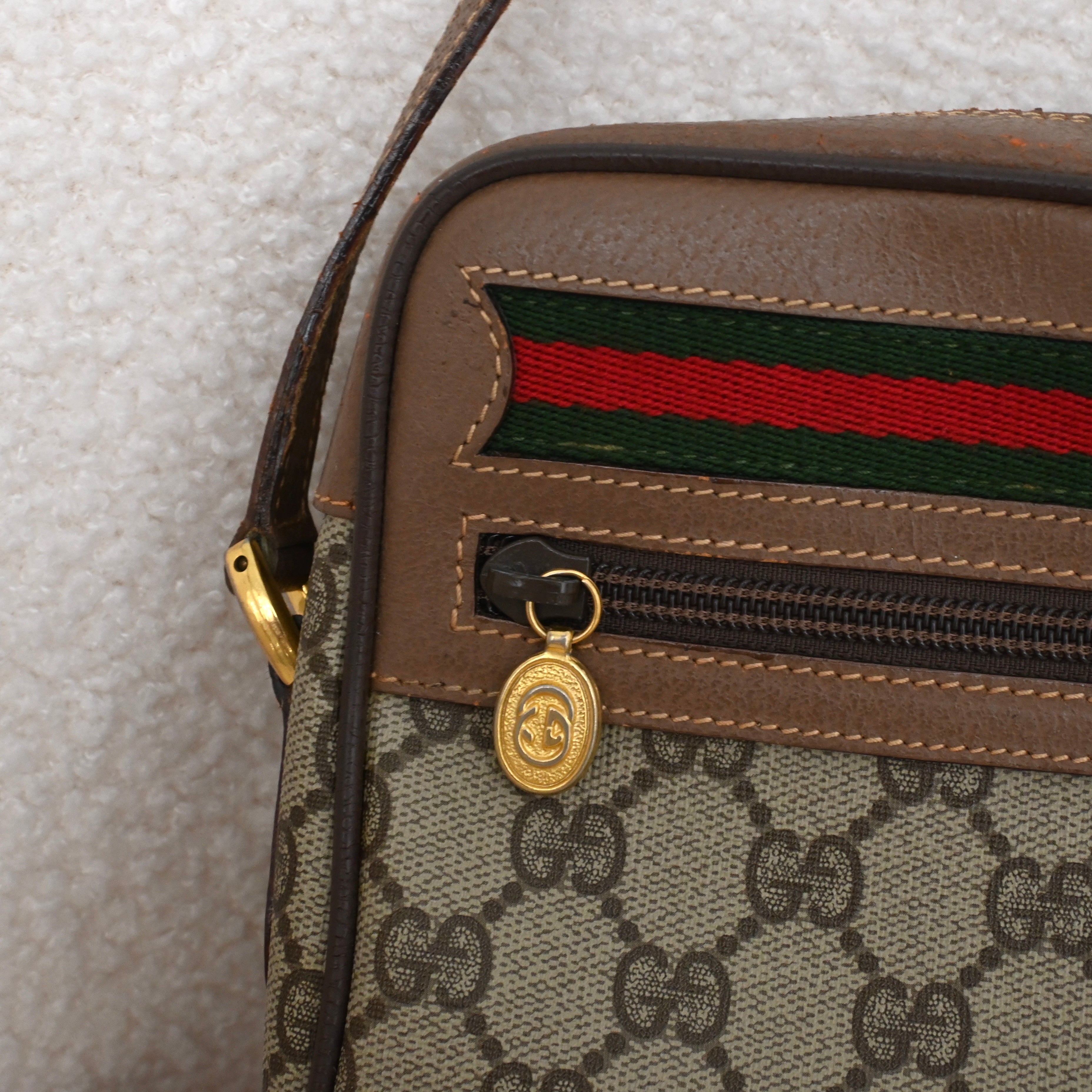 Gucci Sherry Line GG Supreme - Leluxe Vintage Sdn. Bhd.