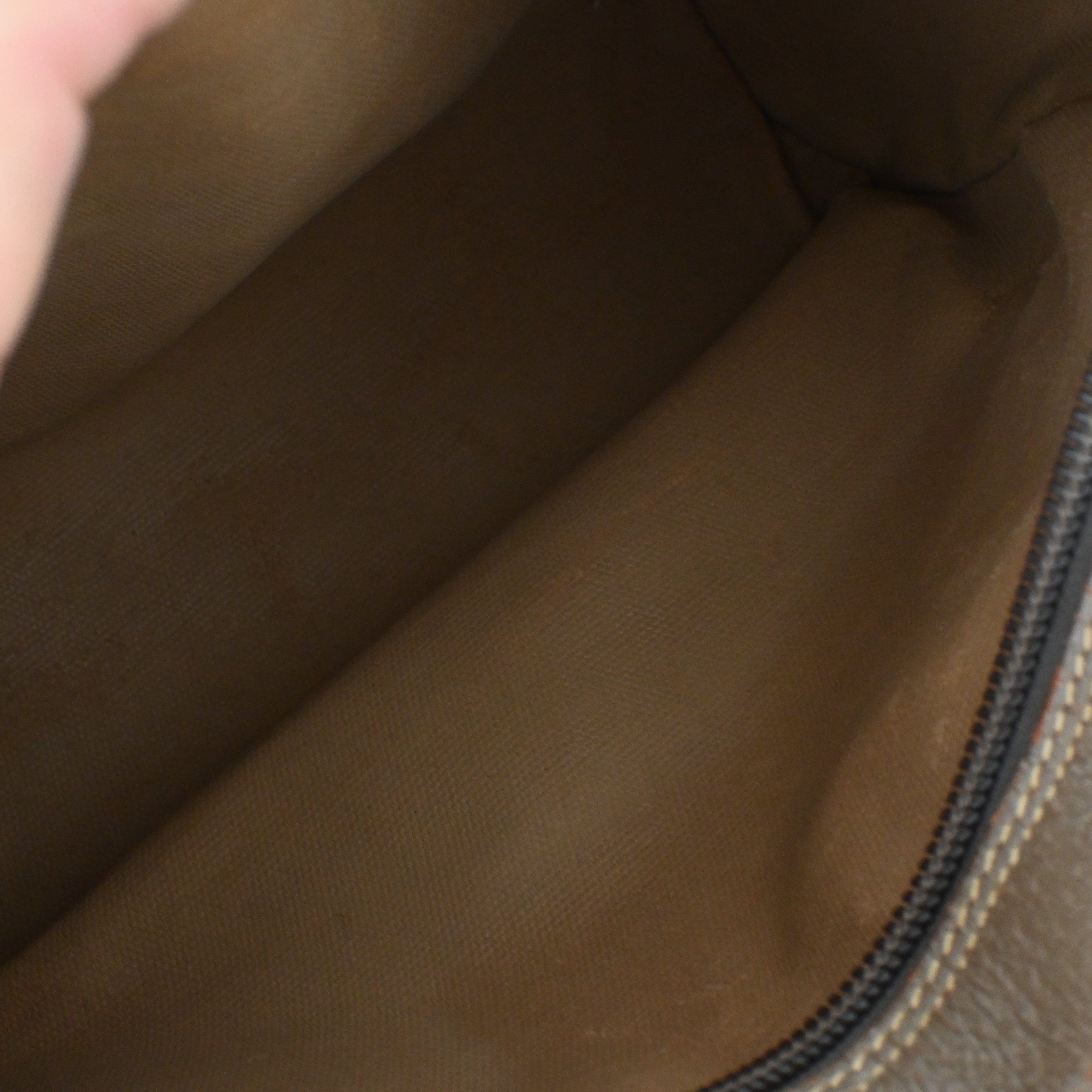 Gucci Sherry Line GG Supreme - Leluxe Vintage Sdn. Bhd.