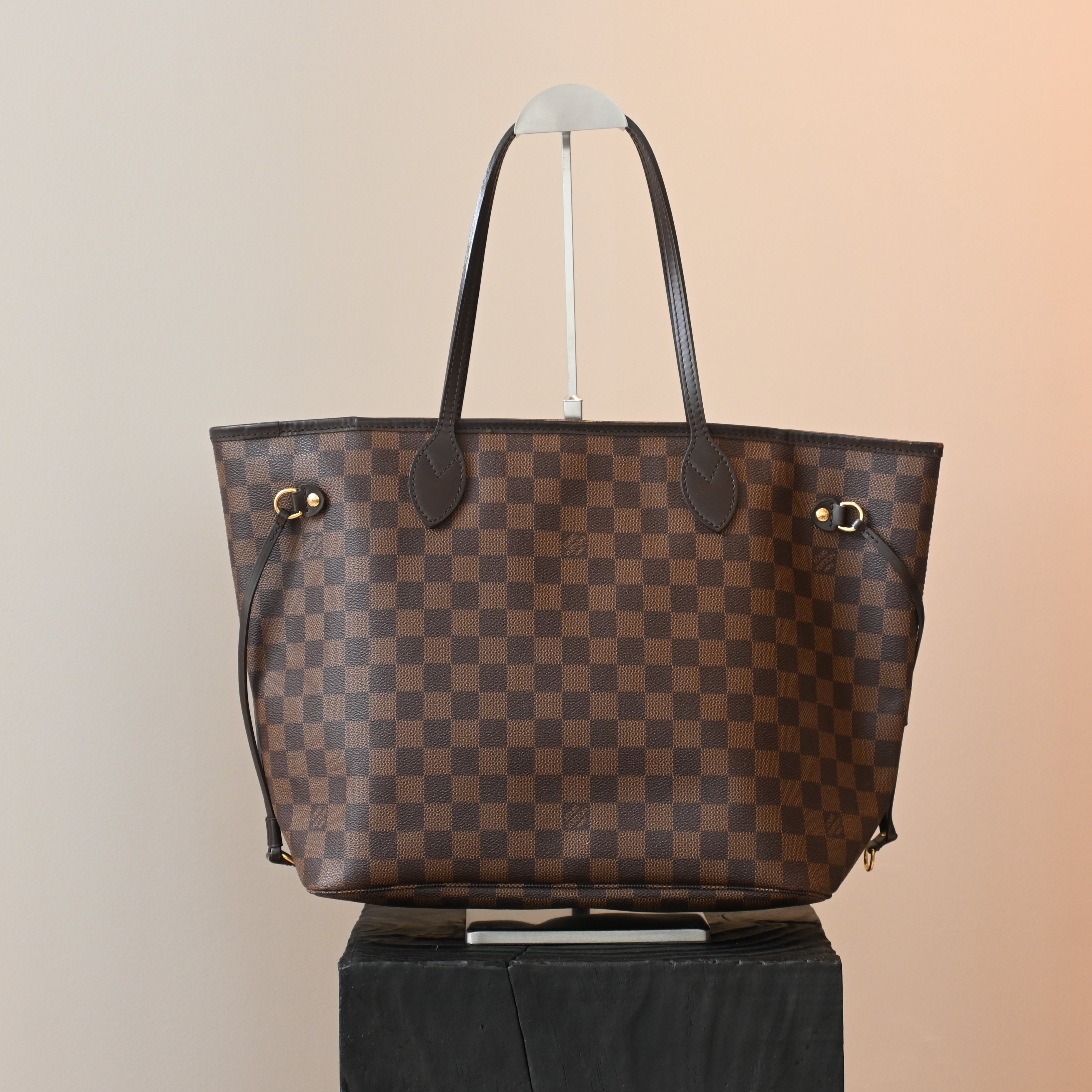 Louis Vuitton Neverfull MM Tote in Damier - Leluxe Vintage Sdn. Bhd.