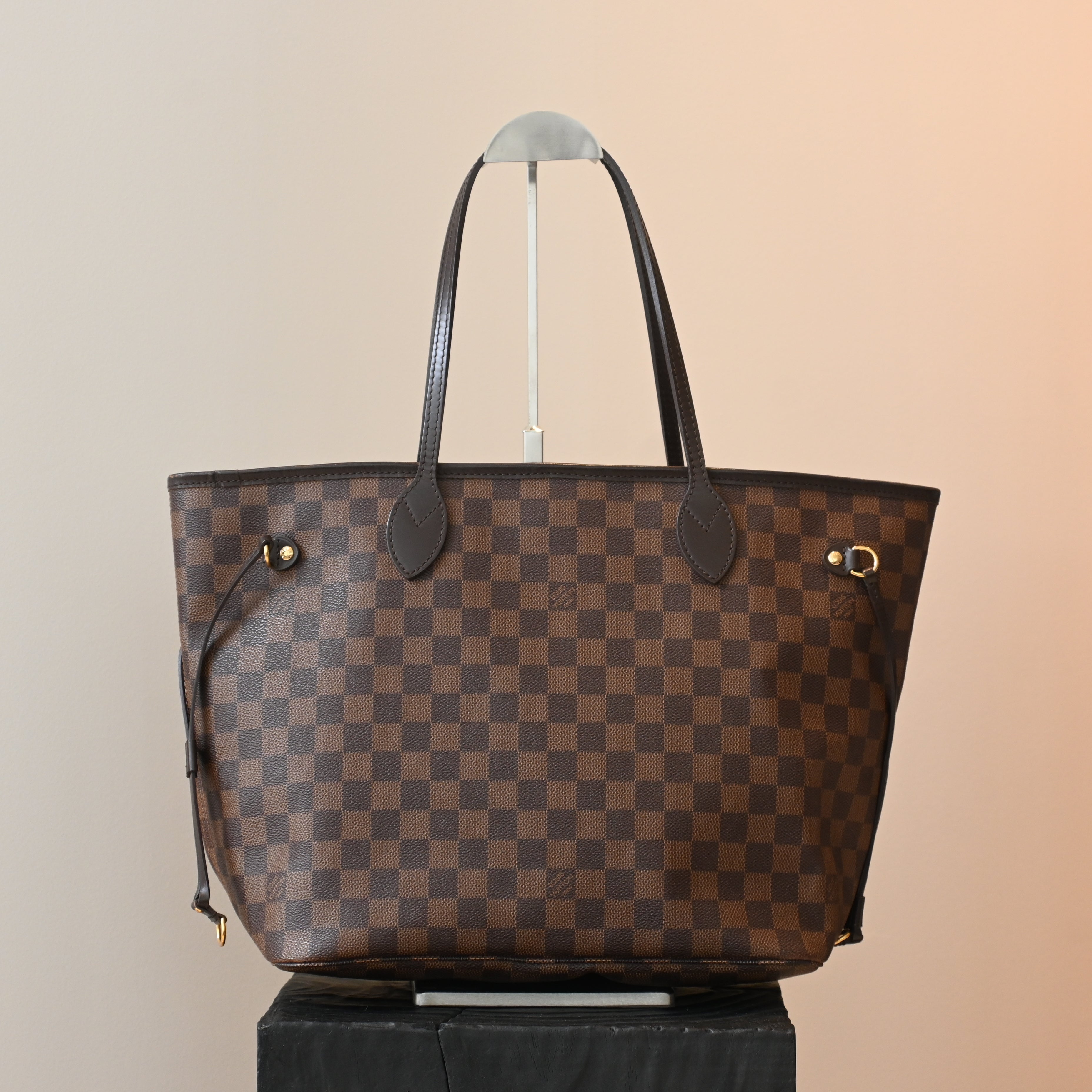 Louis Vuitton Neverfull MM Tote in Damier - Leluxe Vintage Sdn. Bhd.