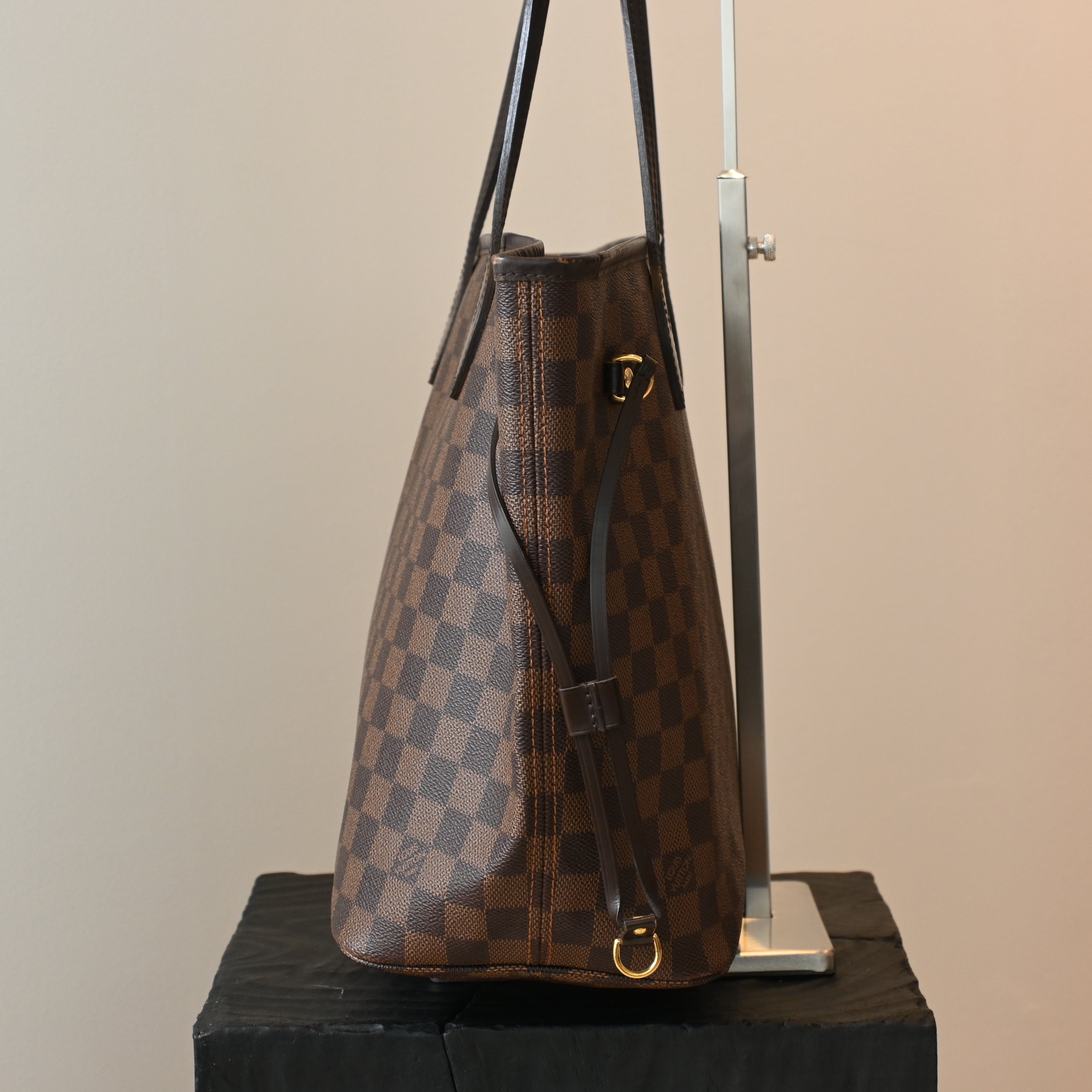 Louis Vuitton Neverfull MM Tote in Damier - Leluxe Vintage Sdn. Bhd.