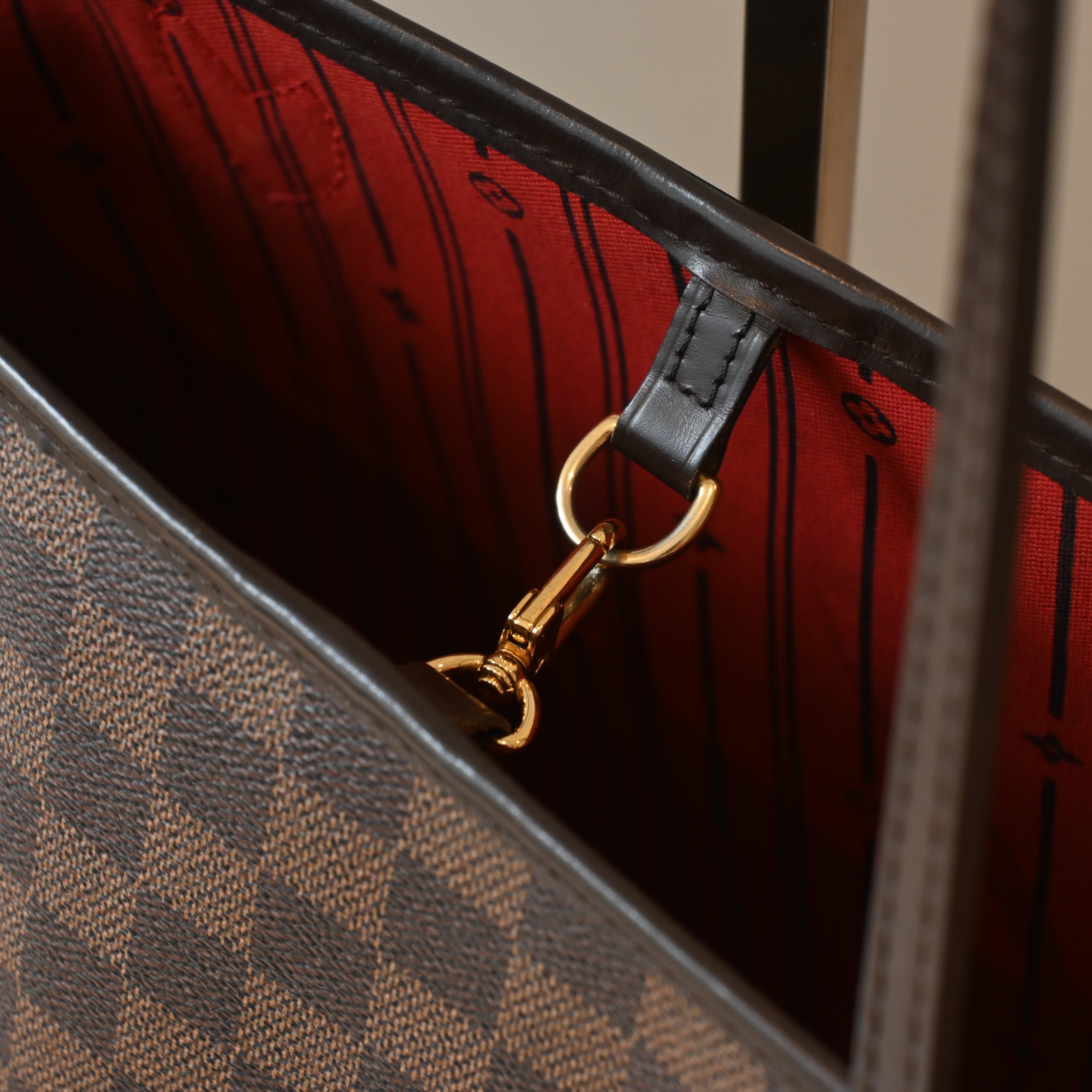 Louis Vuitton Neverfull MM Tote in Damier - Leluxe Vintage Sdn. Bhd.