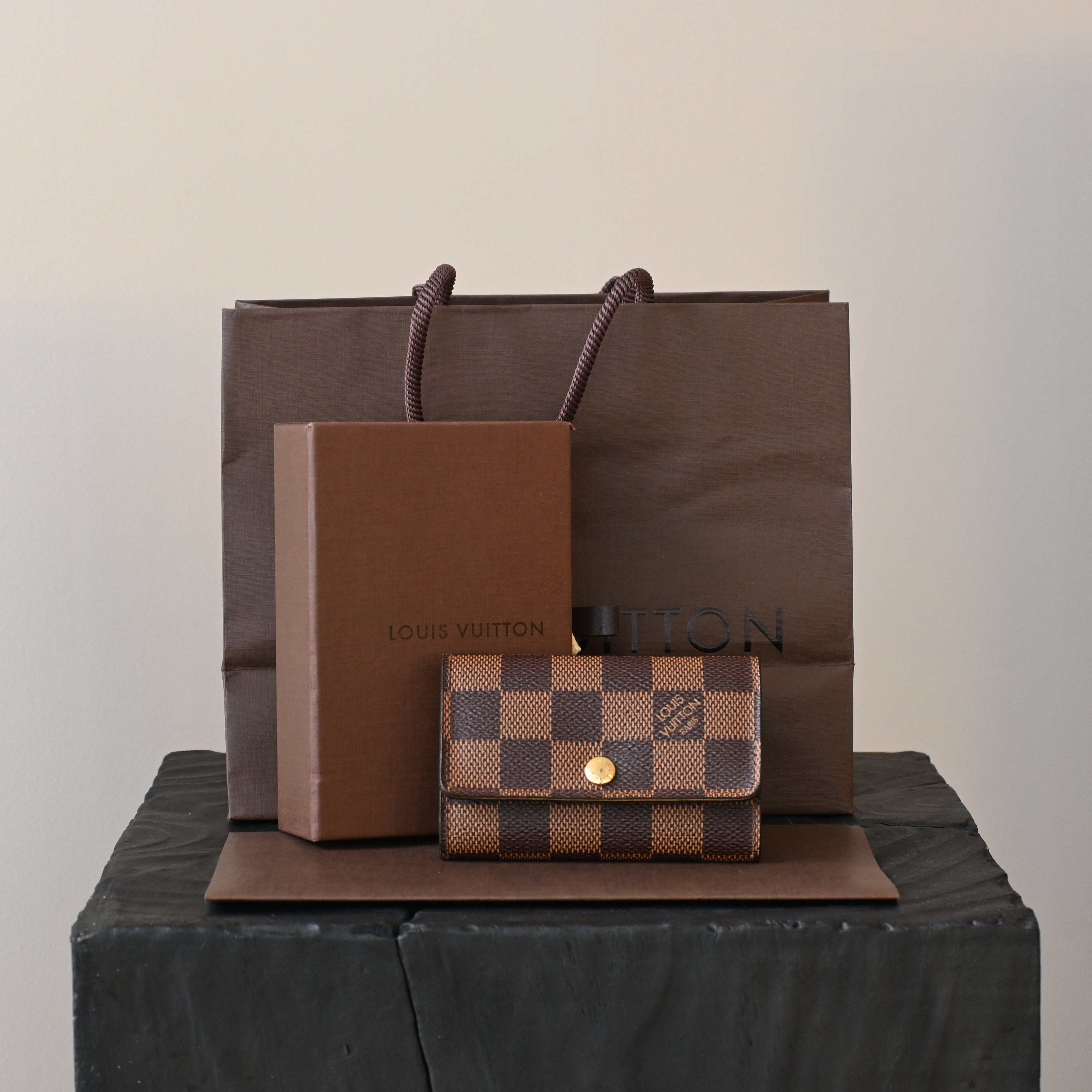 Louis Vuitton Key Holder in Damier - Leluxe Vintage Sdn. Bhd.