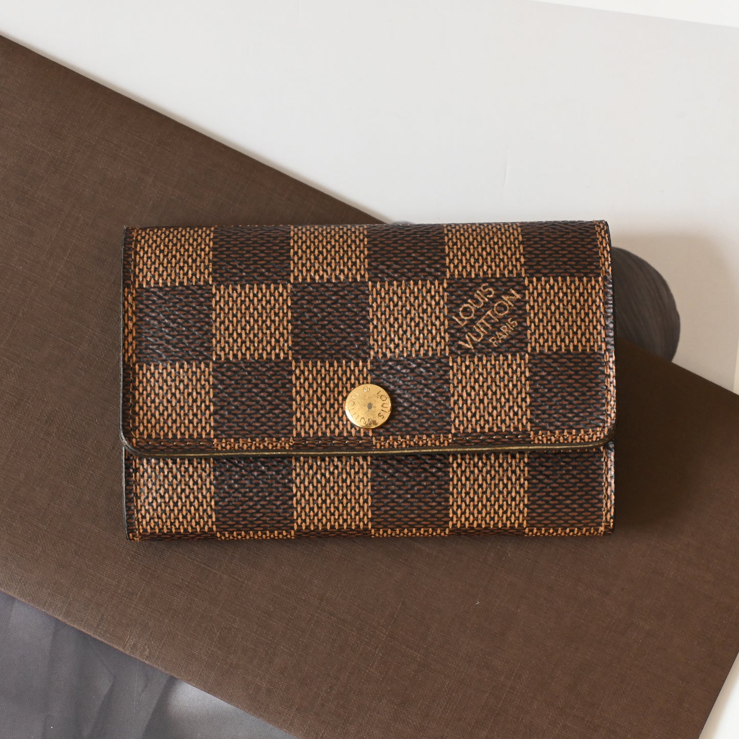 Louis Vuitton Key Holder in Damier