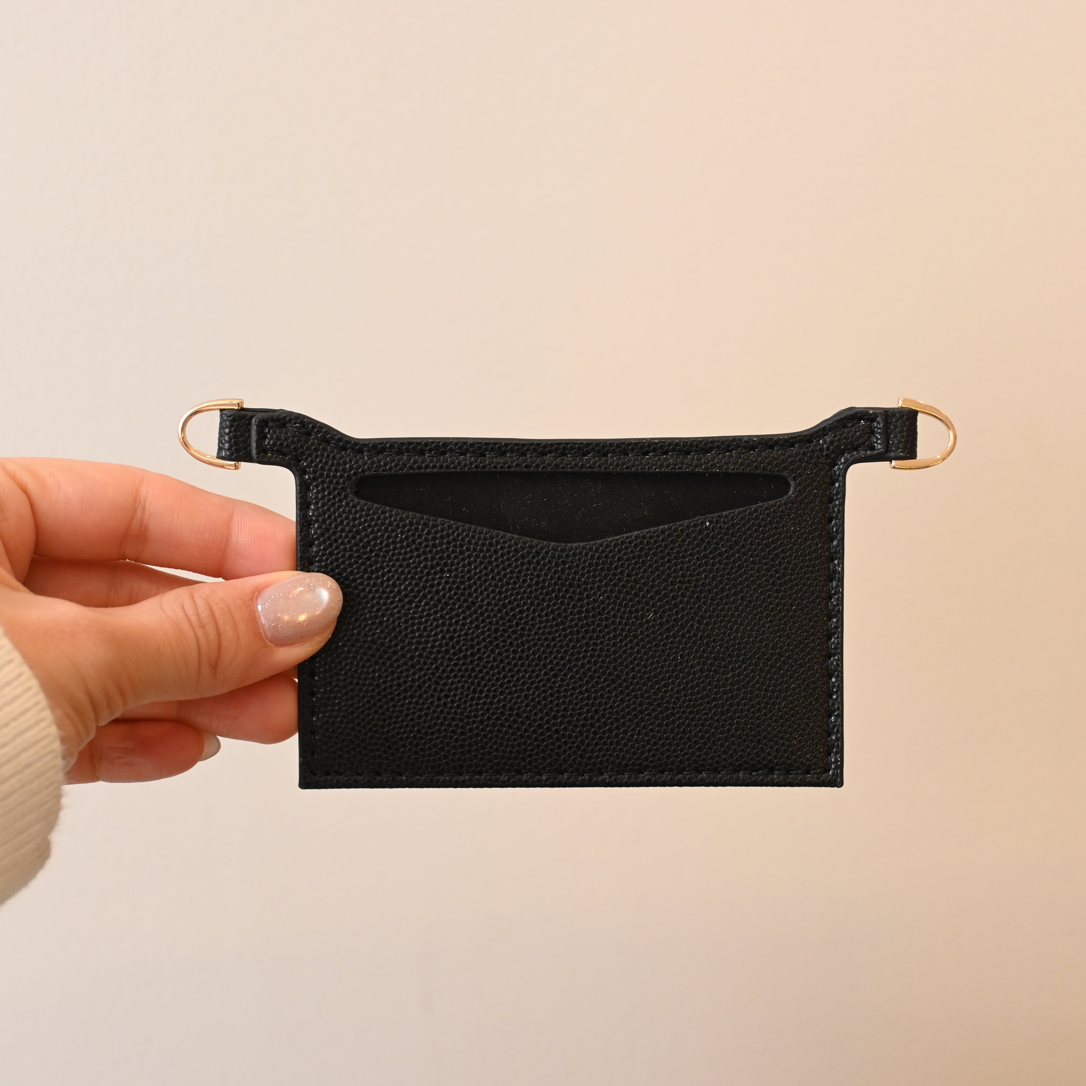 Card Slot for Cardholder On Chain