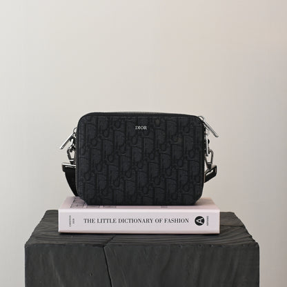 Dior Zipped Pouch - Leluxe Vintage Sdn. Bhd.