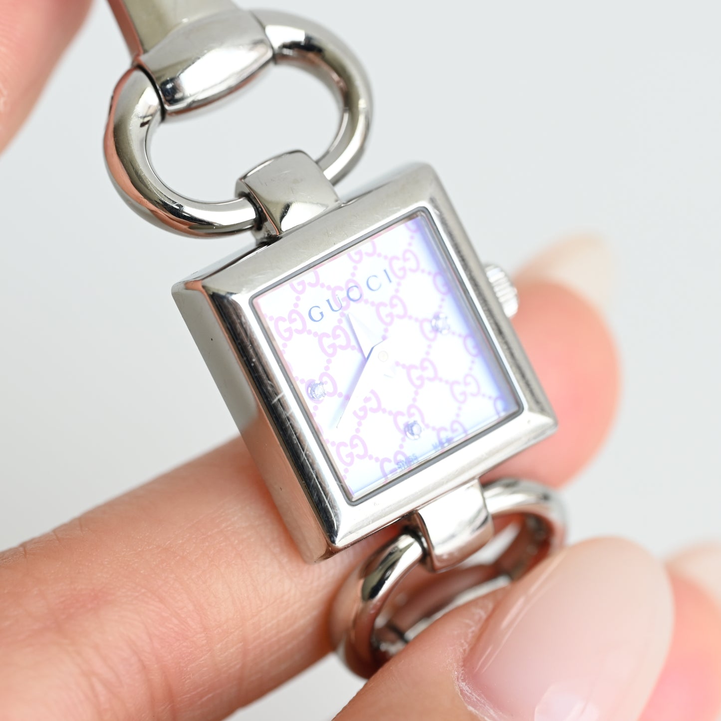 Gucci 120 Shell Quartz Watch - Leluxe Vintage Sdn. Bhd.
