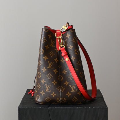 Louis Vuitton NeoNoe Bucket MM