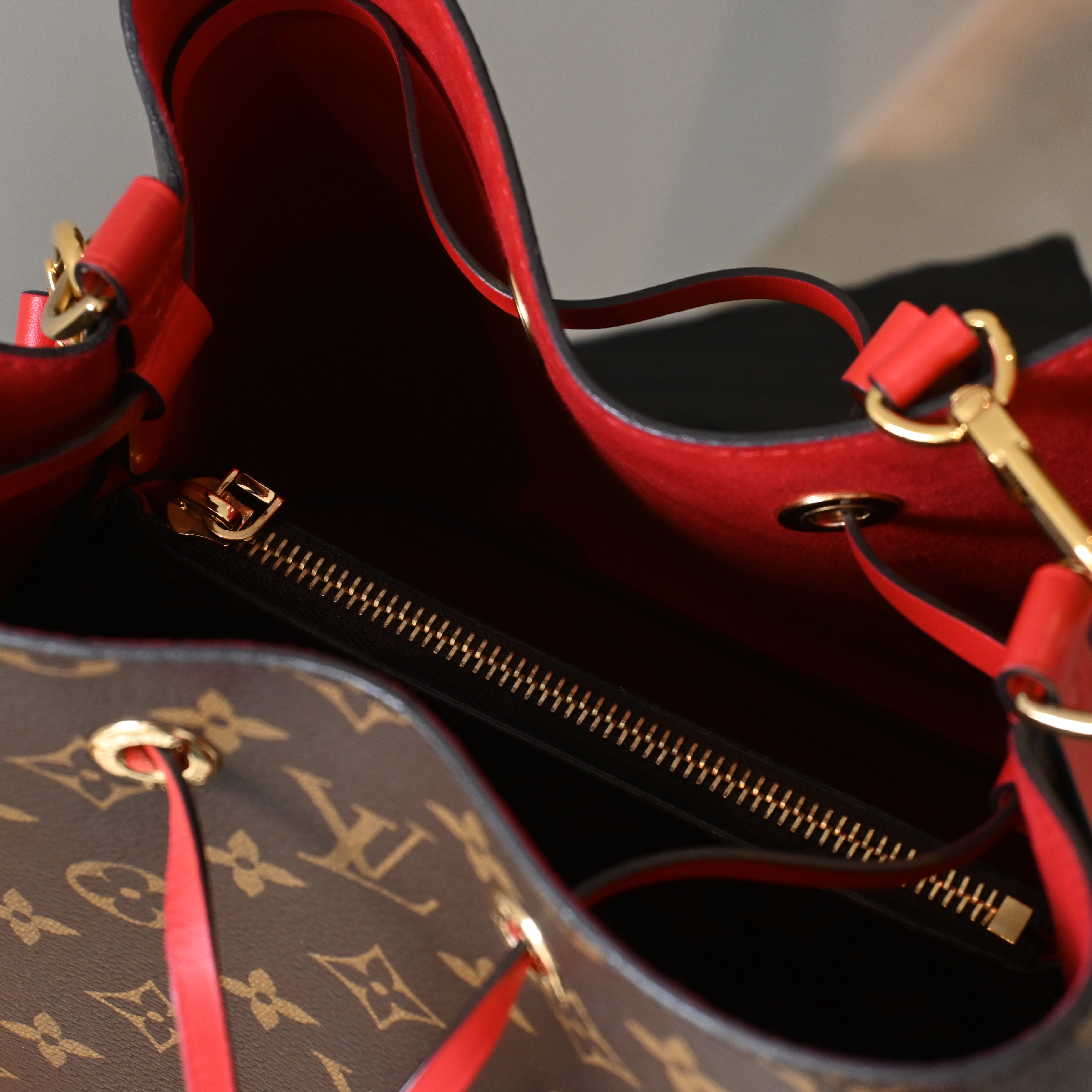 Louis Vuitton NeoNoe Bucket MM - Leluxe Vintage Sdn. Bhd.