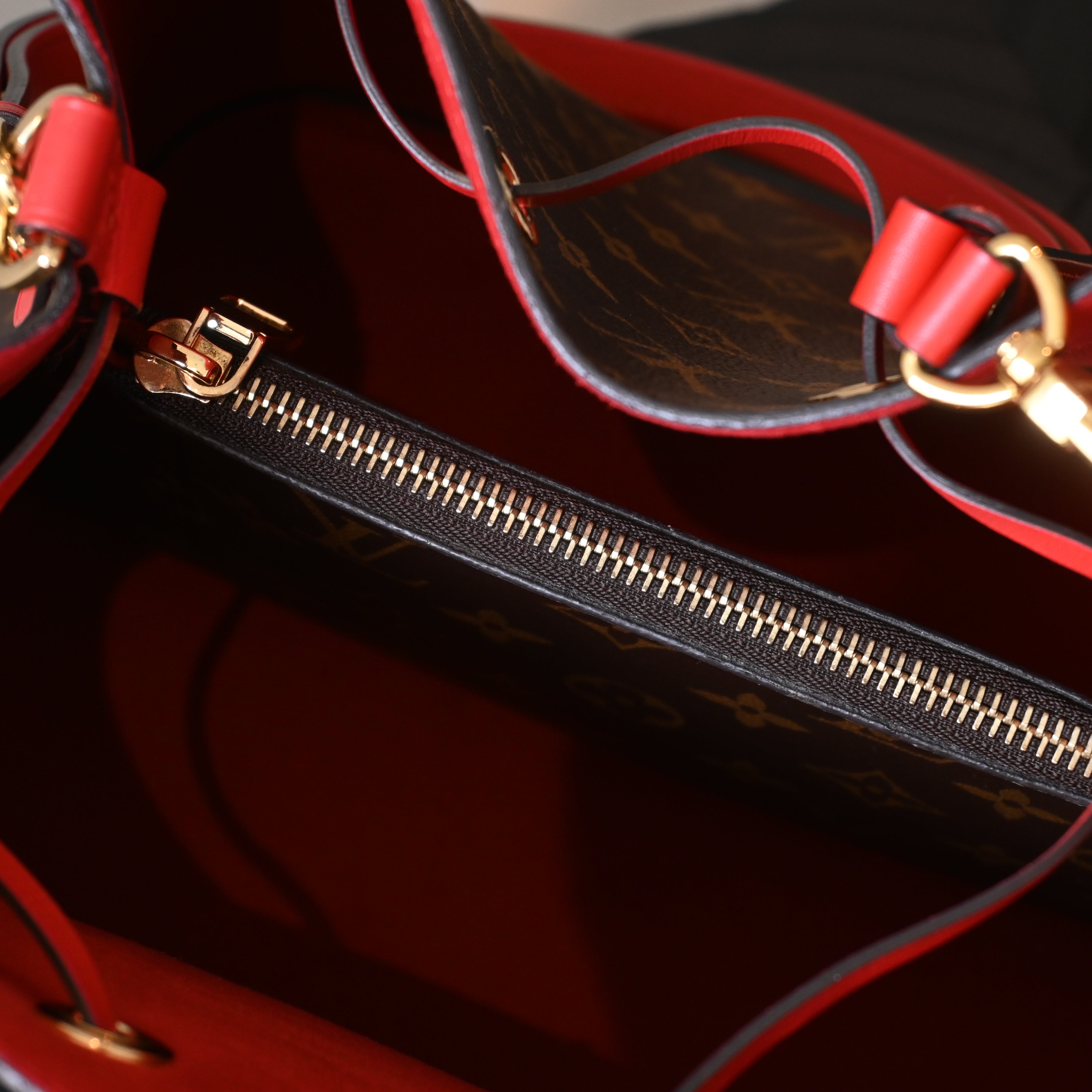 Louis Vuitton NeoNoe Bucket MM - Leluxe Vintage Sdn. Bhd.