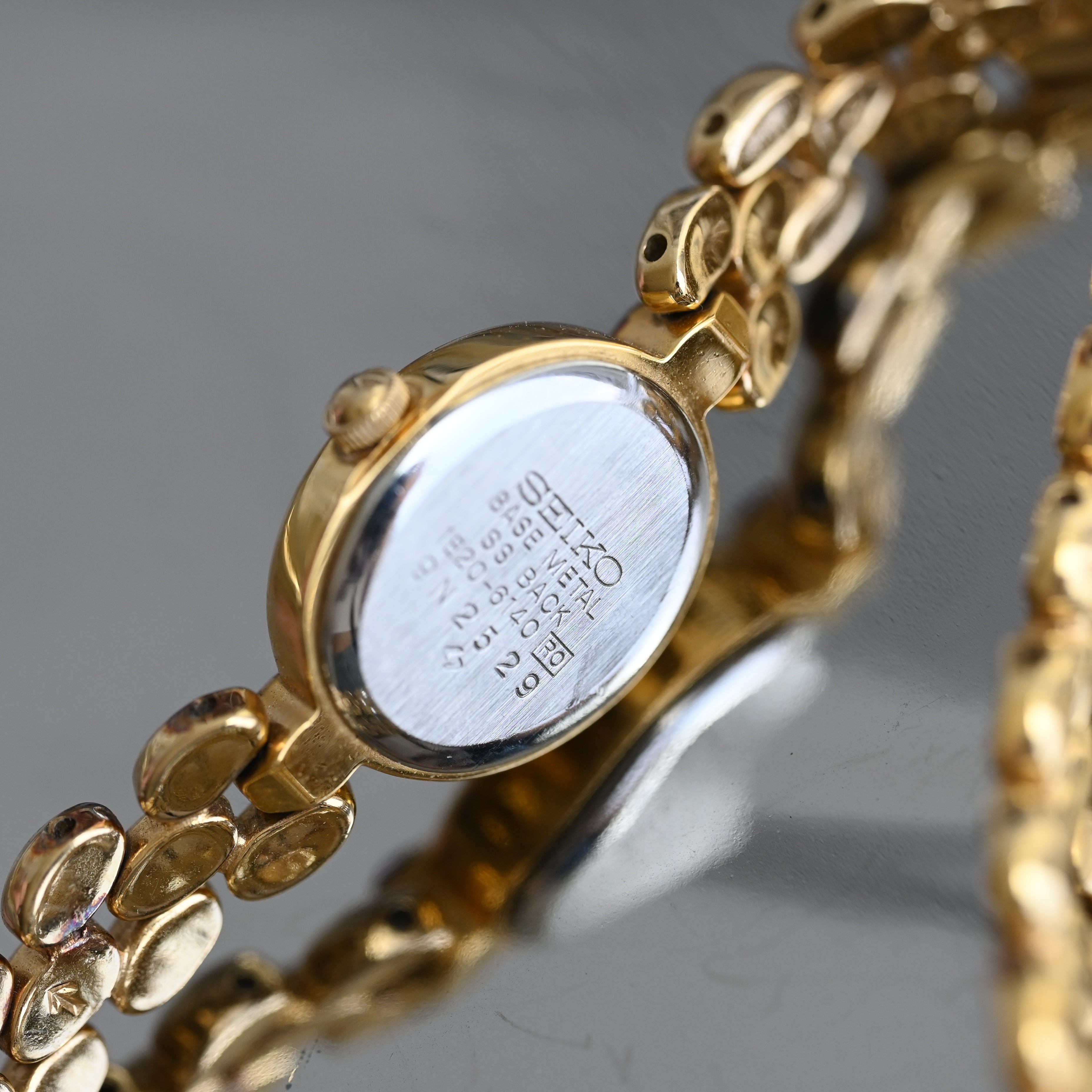 Seiko 1E20-6140 Watch - Leluxe Vintage Sdn. Bhd.