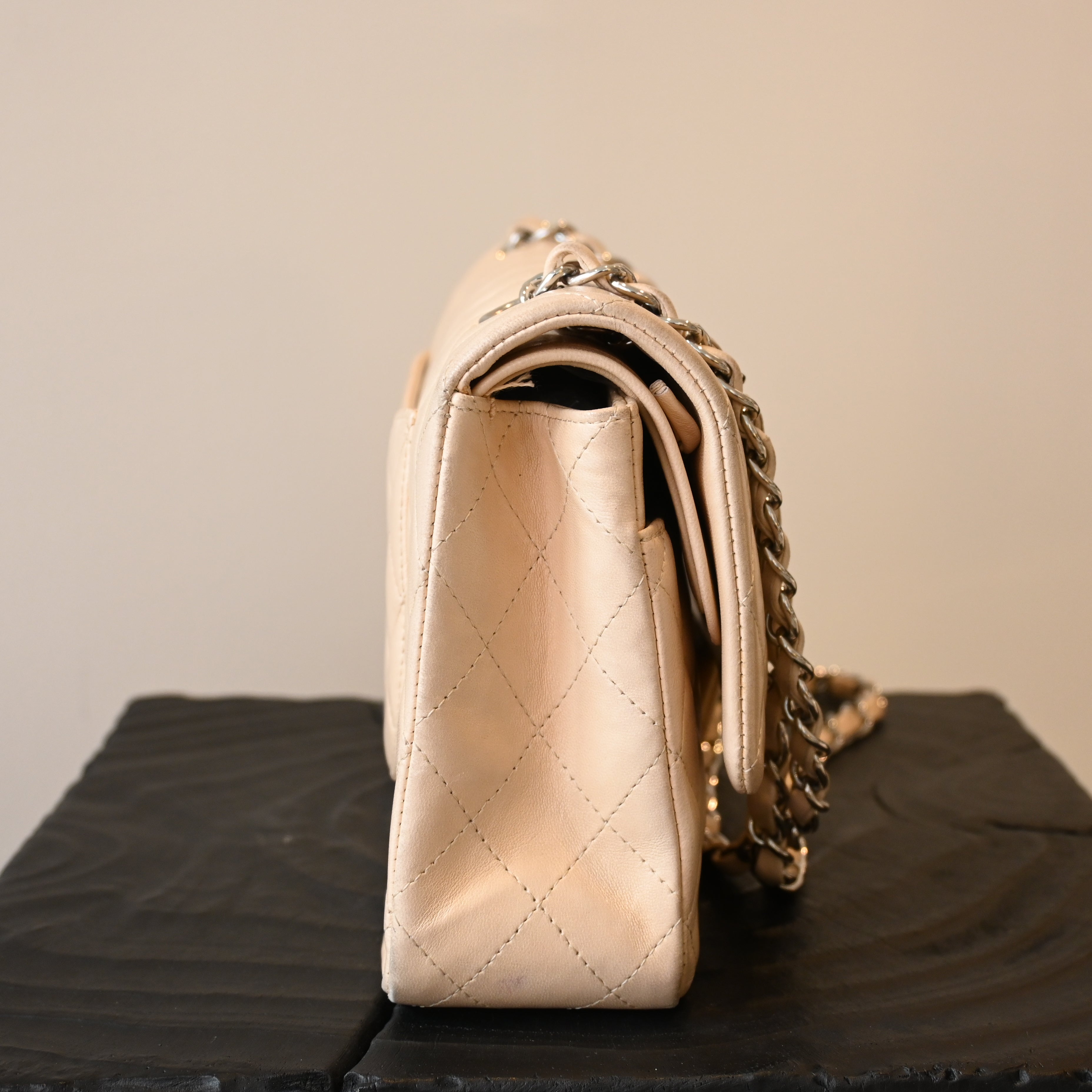 Chanel CF 25 Medium Classic Double Flap Beige Lambskin SHW