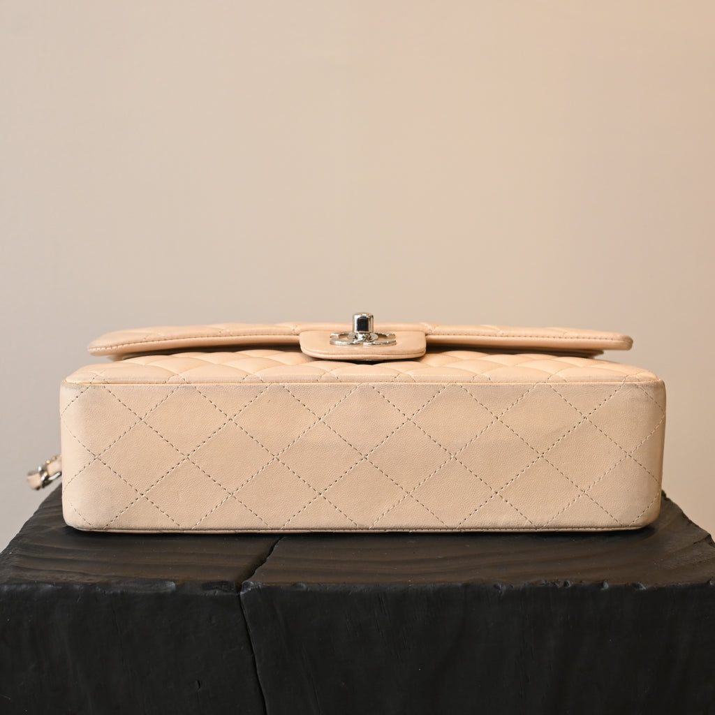 Chanel CF 25 Medium Classic Double Flap Beige Lambskin SHW