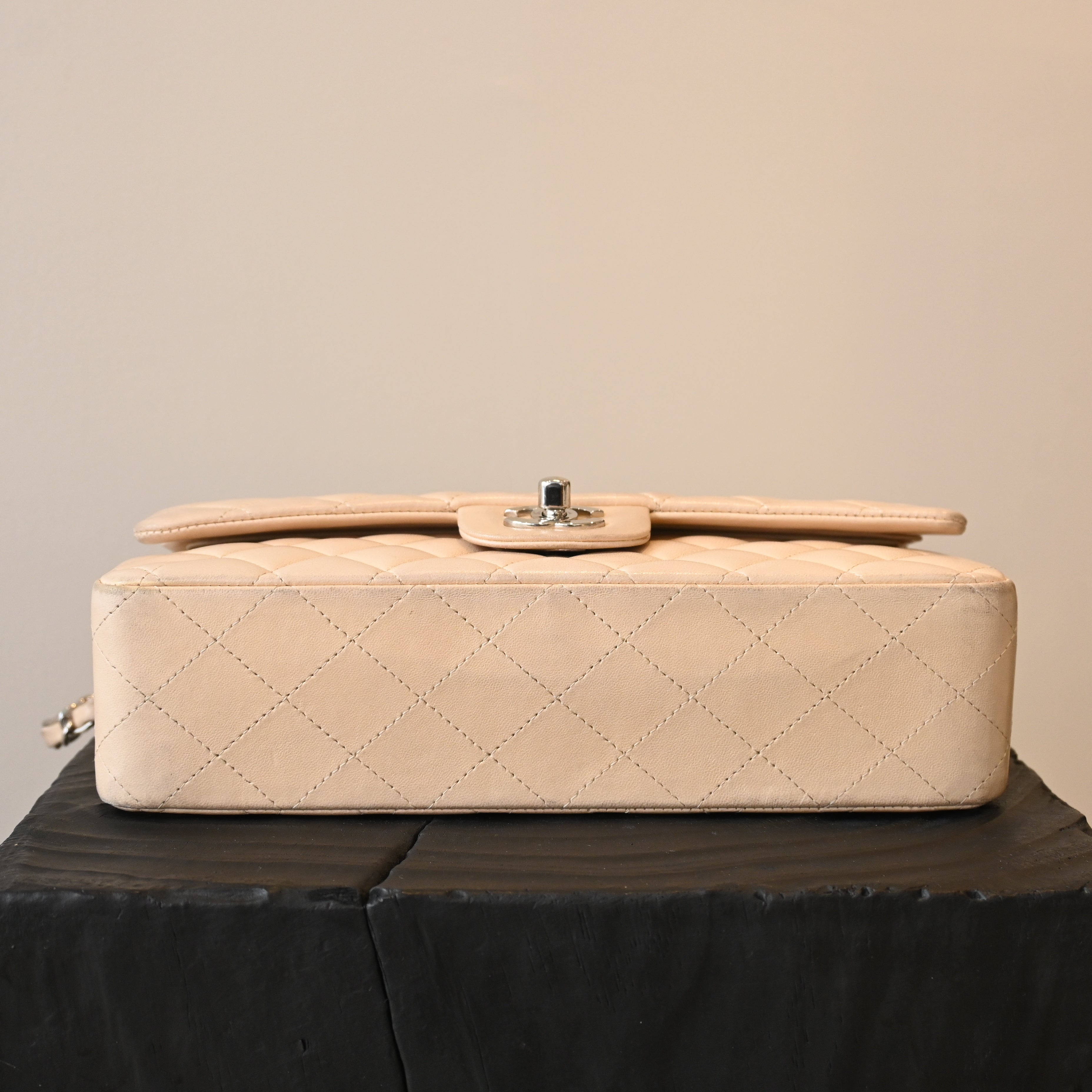 Chanel CF 25 Medium Classic Double Flap Beige Lambskin SHW