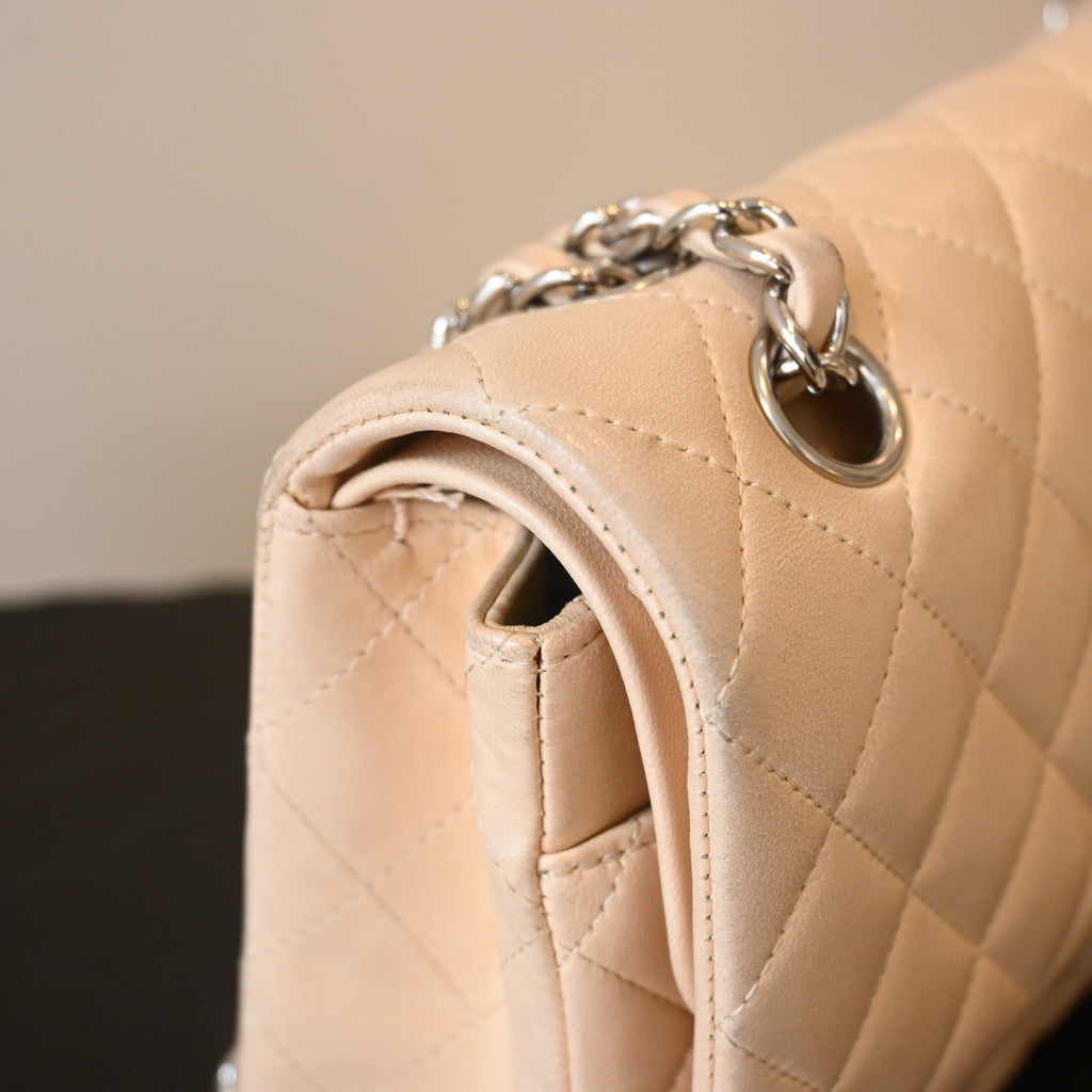 Chanel CF 25 Medium Classic Double Flap Beige Lambskin SHW