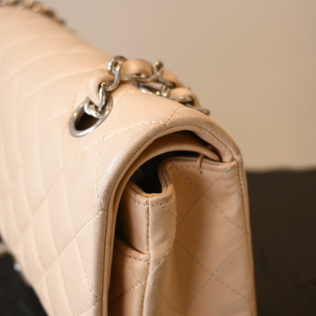 Chanel CF 25 Medium Classic Double Flap Beige Lambskin SHW