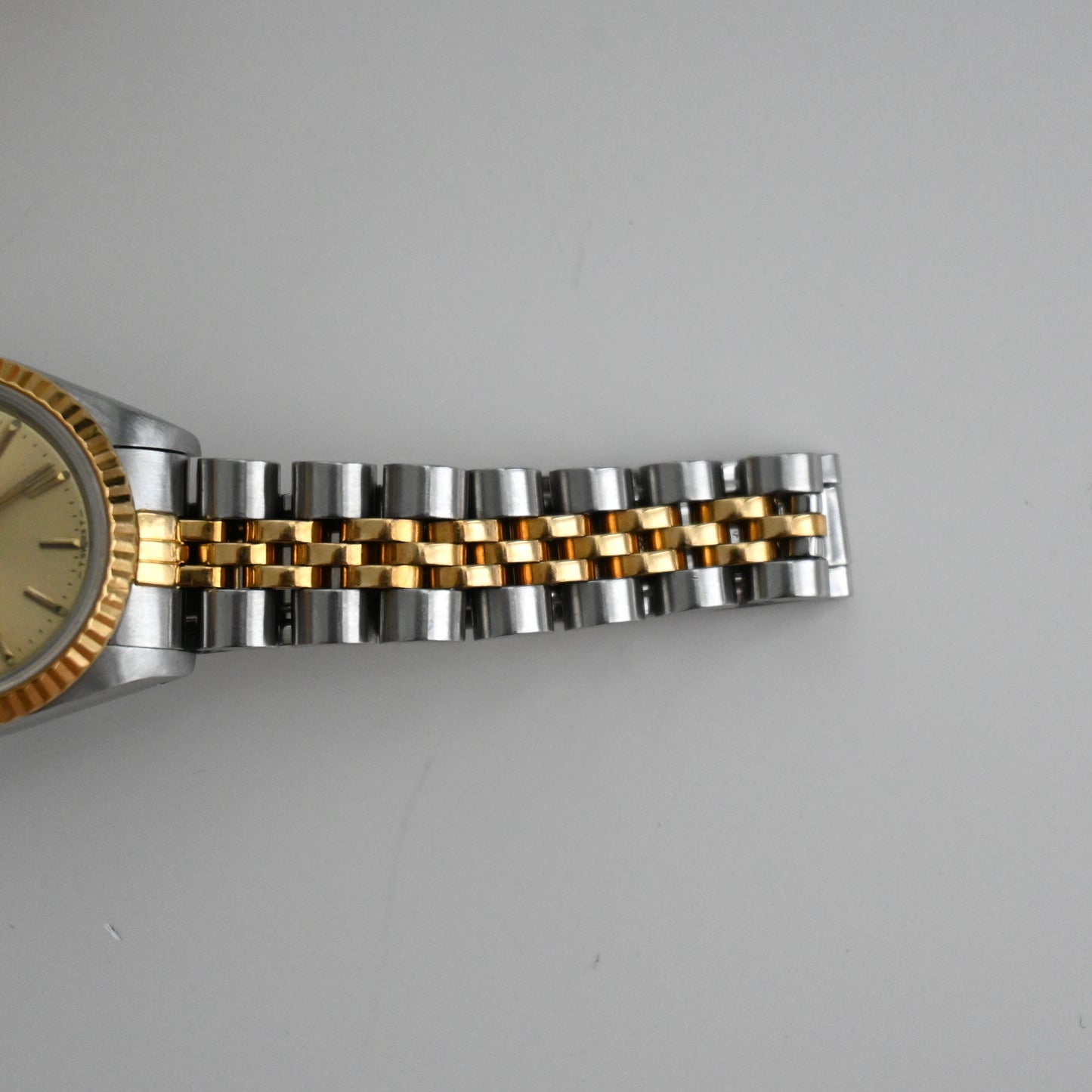 Rolex Oyster Perpetual Date ref. 69173 Champagne-Face