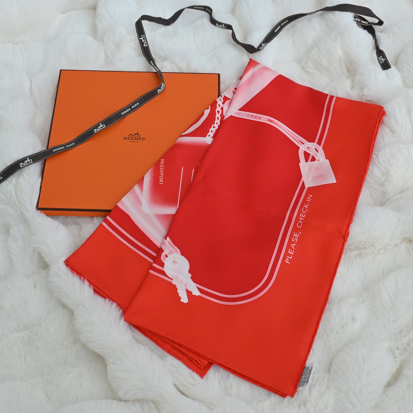 Hermes Please, Check-In Scarf 90