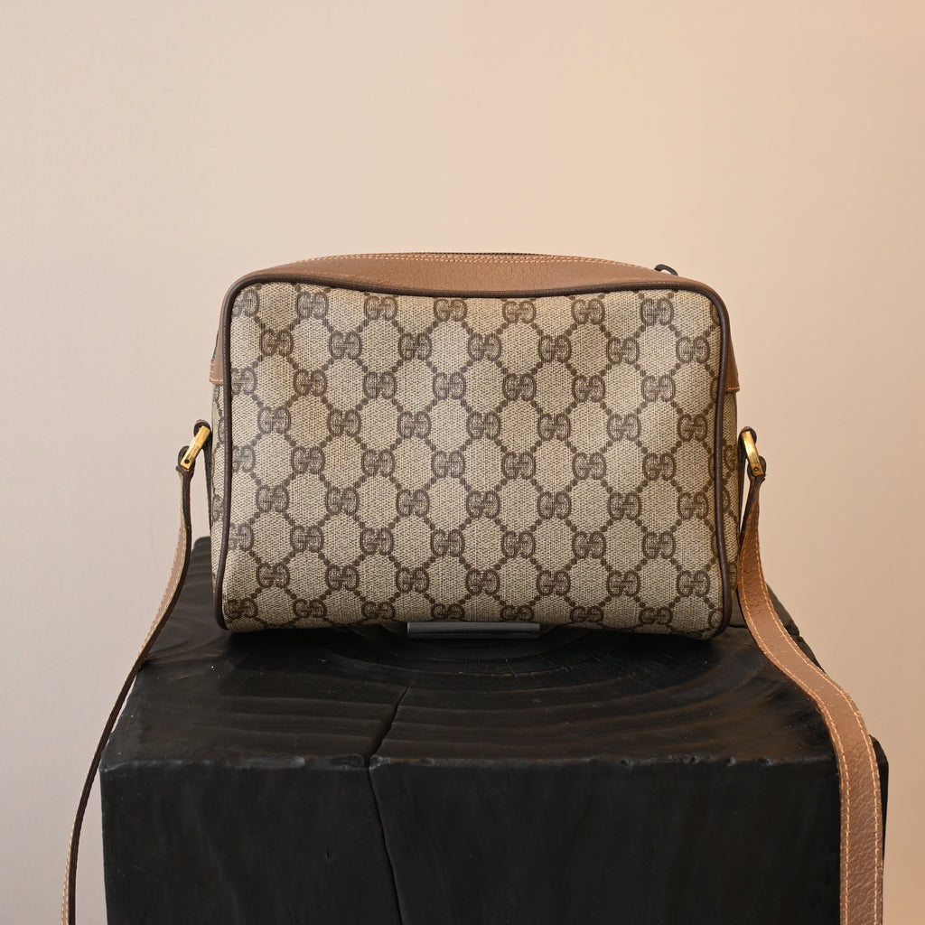 Gucci Sherry Line GG Supreme - Leluxe Vintage Sdn. Bhd.