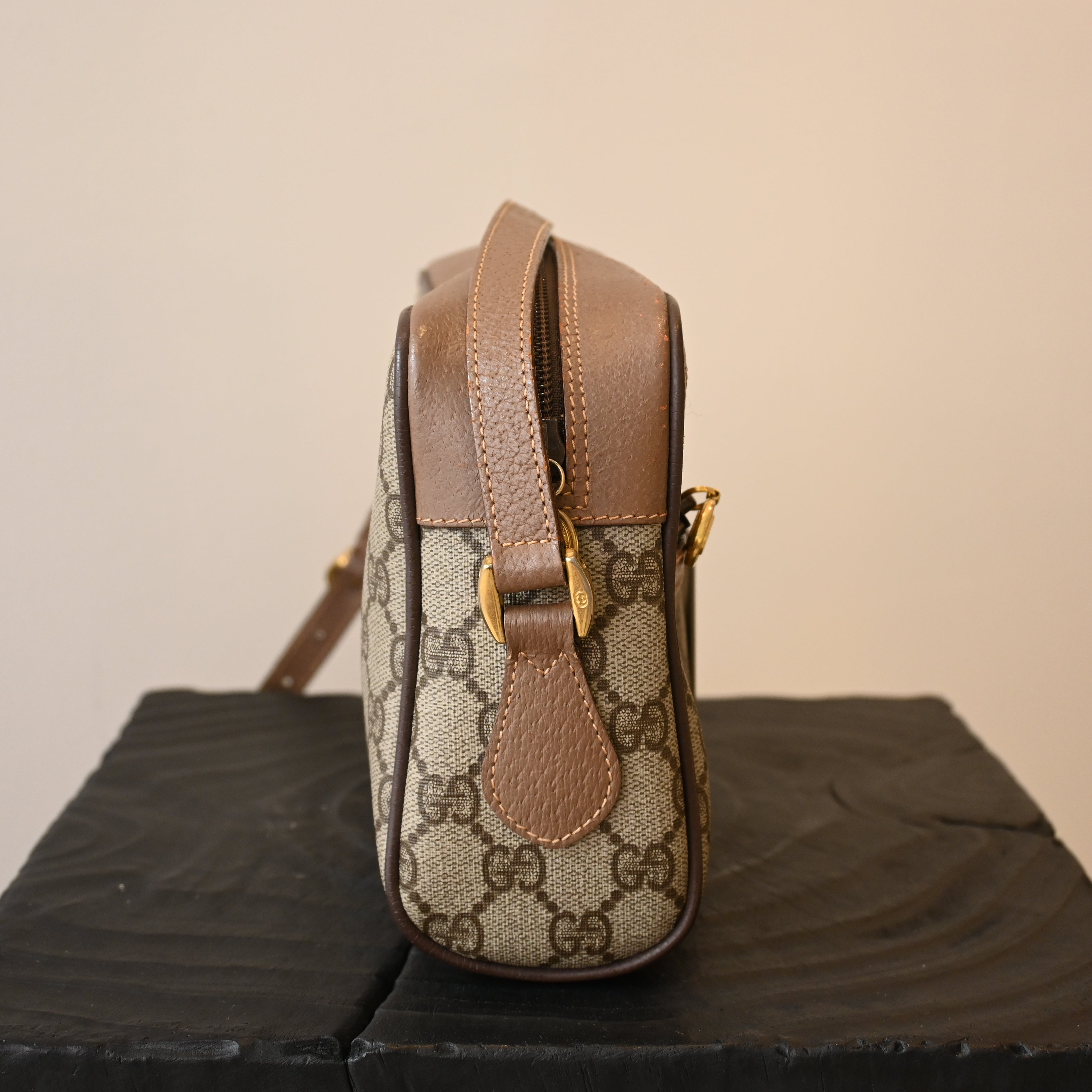 Gucci Sherry Line GG Supreme - Leluxe Vintage Sdn. Bhd.
