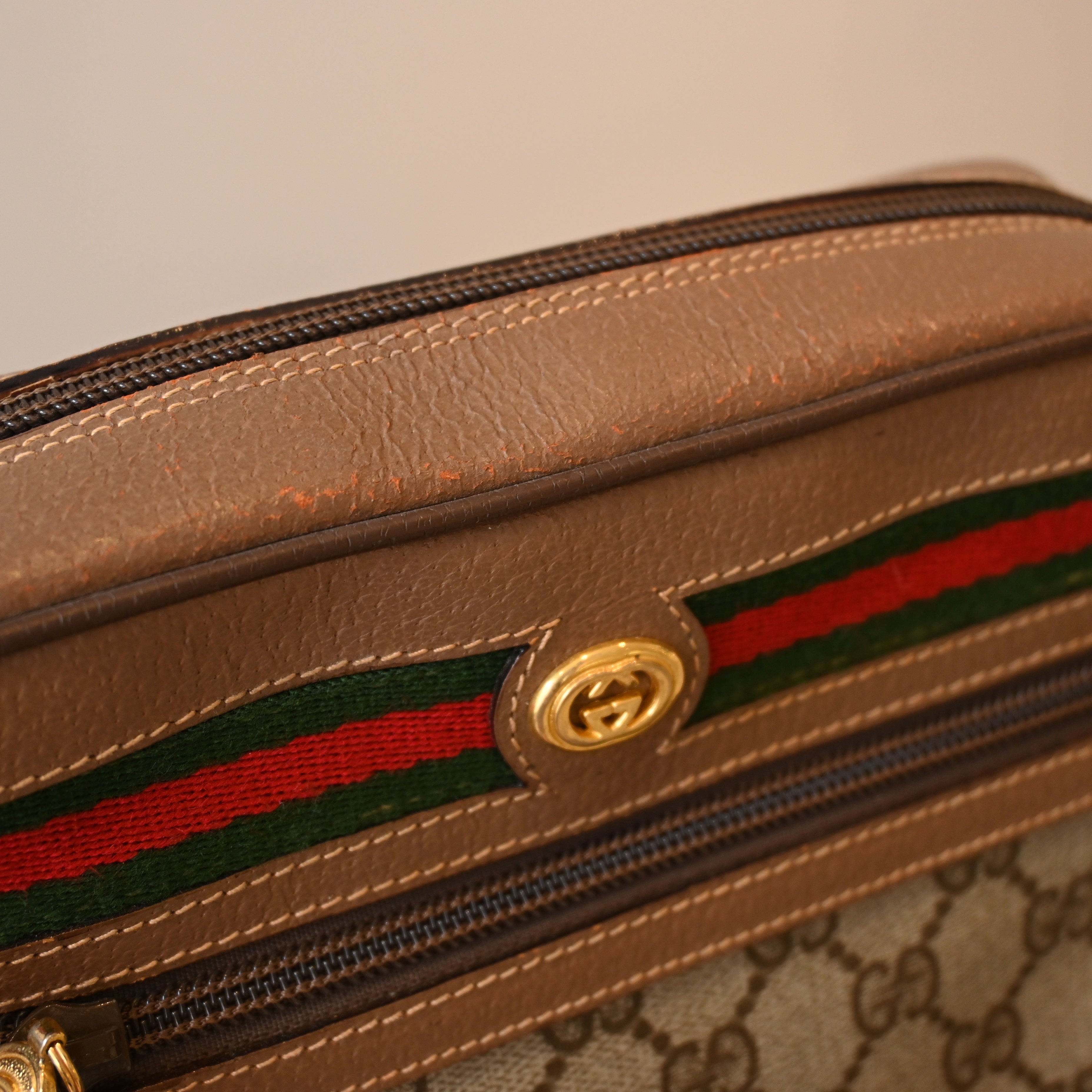 Gucci Sherry Line GG Supreme - Leluxe Vintage Sdn. Bhd.