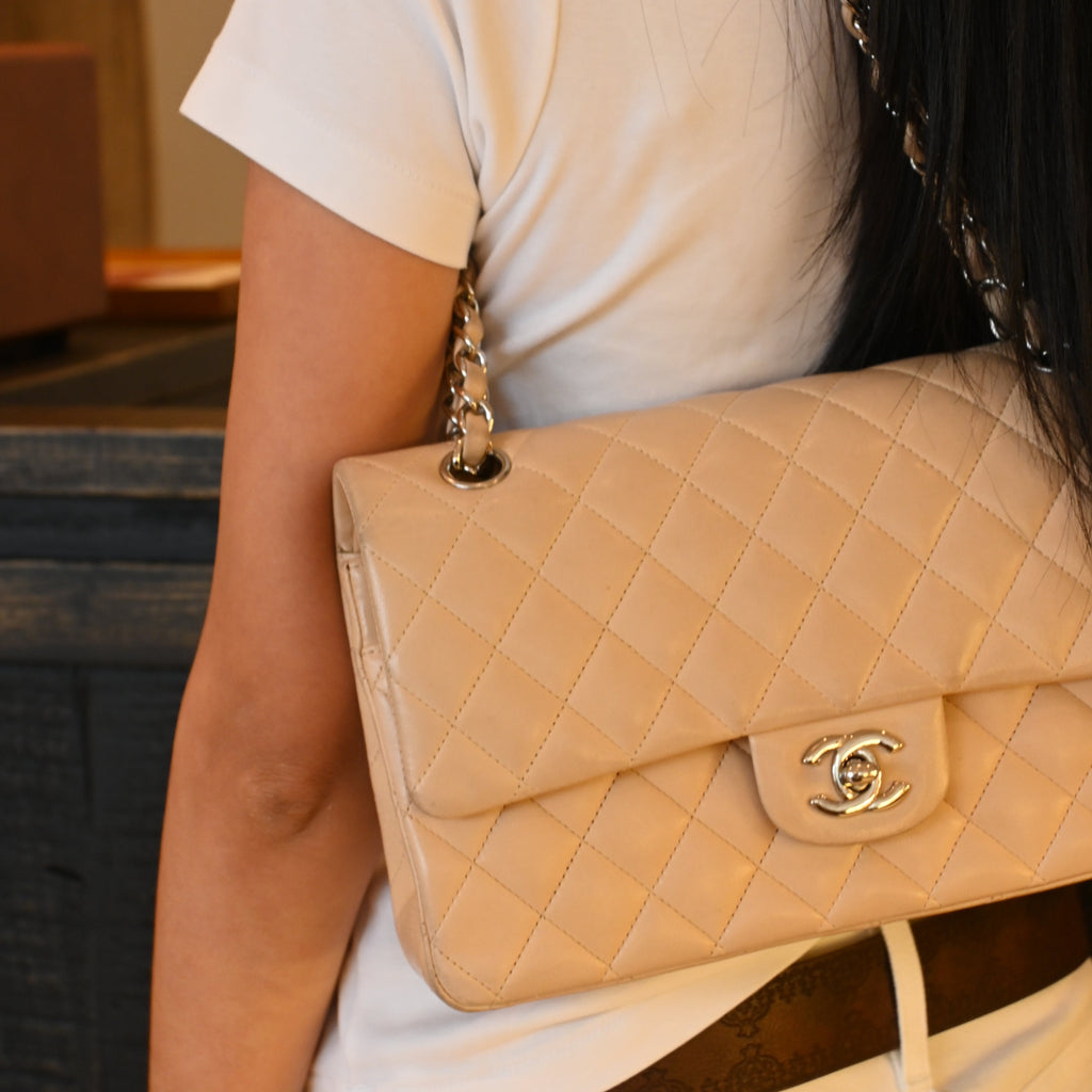 Chanel CF 25 Medium Classic Double Flap Beige Lambskin SHW
