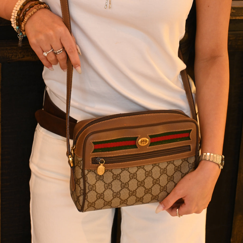 Gucci Sherry Line GG Supreme - Leluxe Vintage Sdn. Bhd.