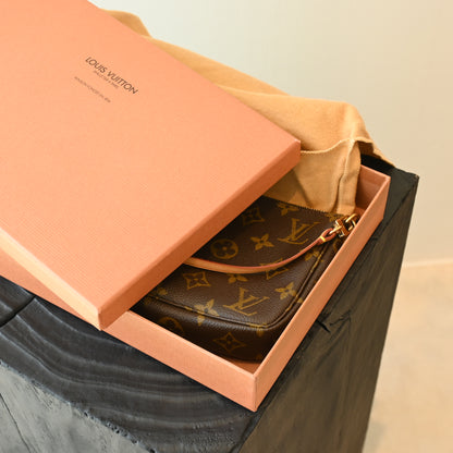 Louis Vuitton Monogram Pochette Accessoire