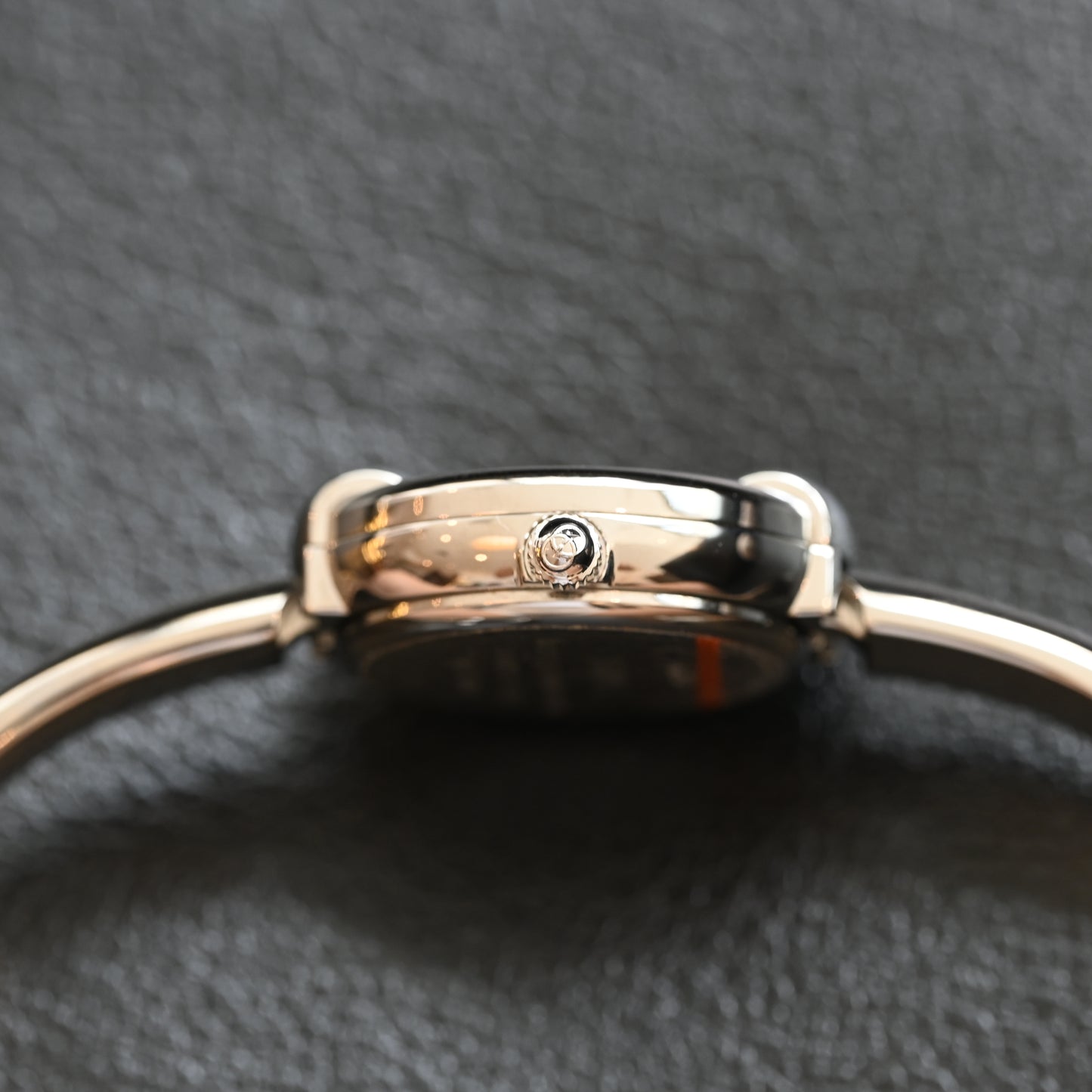 Gucci Bangle Watch 1400L - Leluxe Vintage Sdn. Bhd.