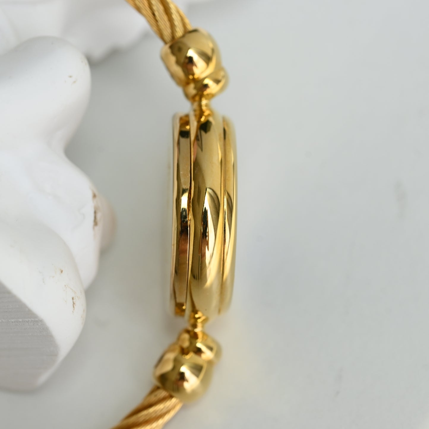 Gucci Bangle Watch 2700.2.L