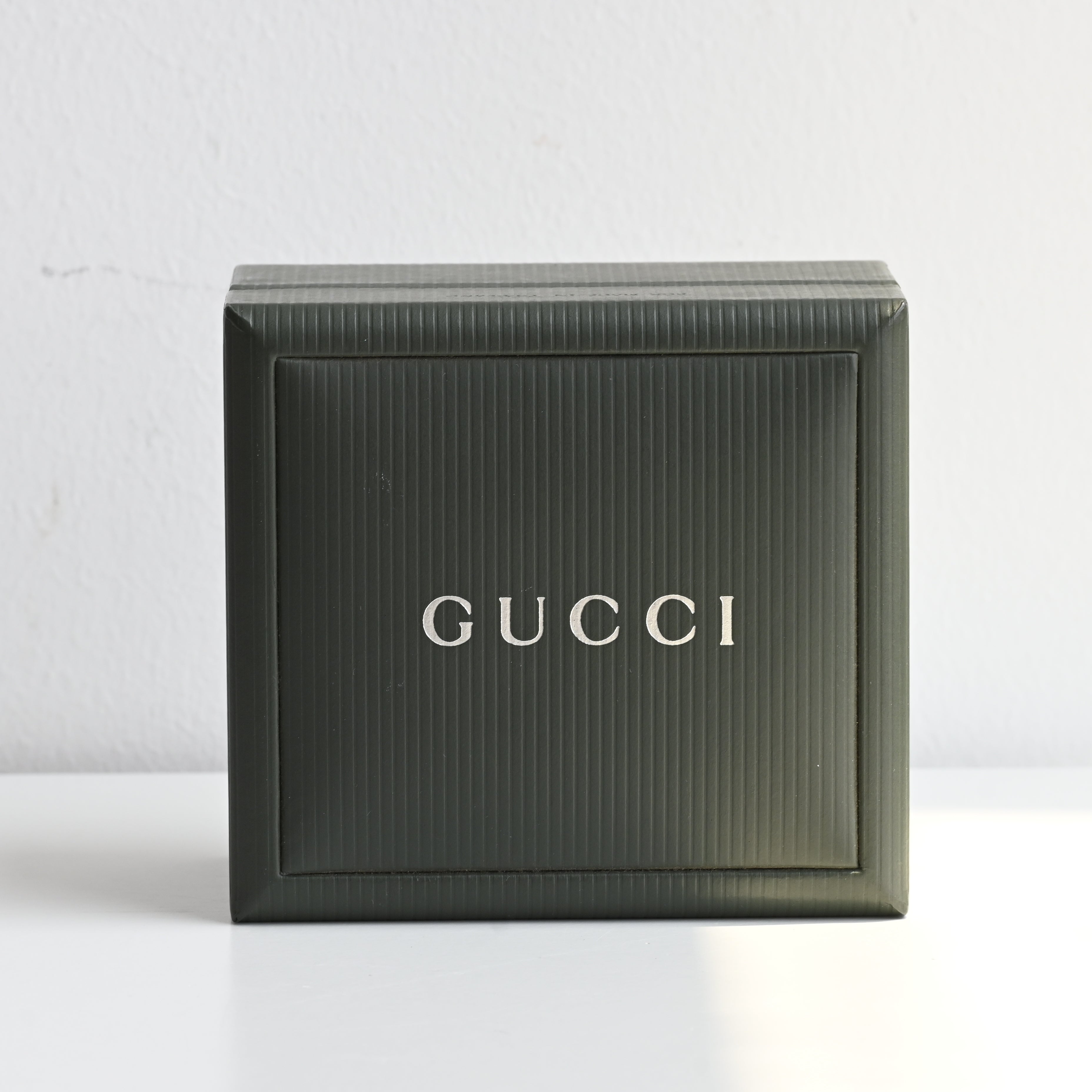 Gucci Bangle Watch 2700.2.L - Leluxe Vintage Sdn. Bhd.