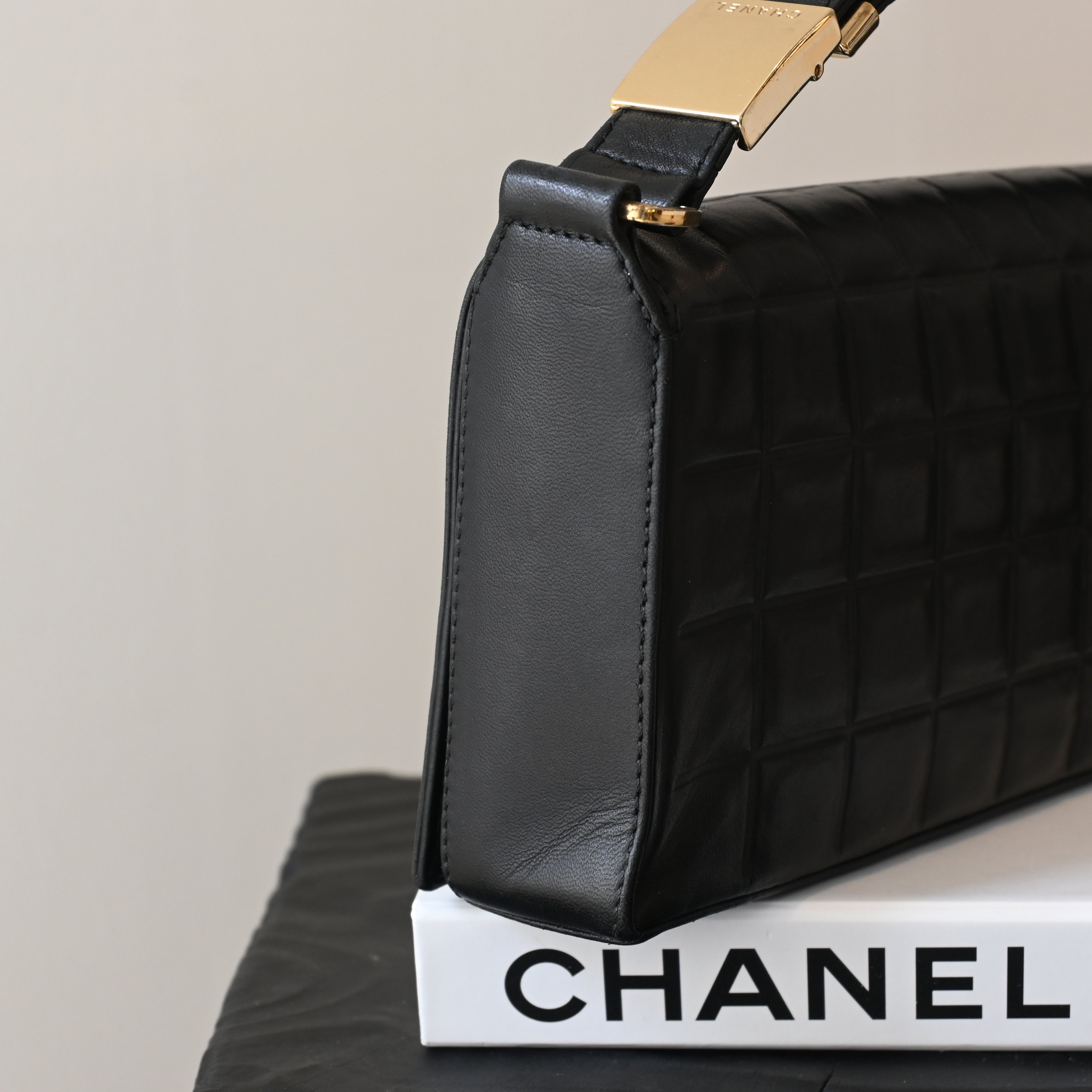 Chanel Chocolate Bar Flap - Leluxe Vintage Sdn. Bhd.