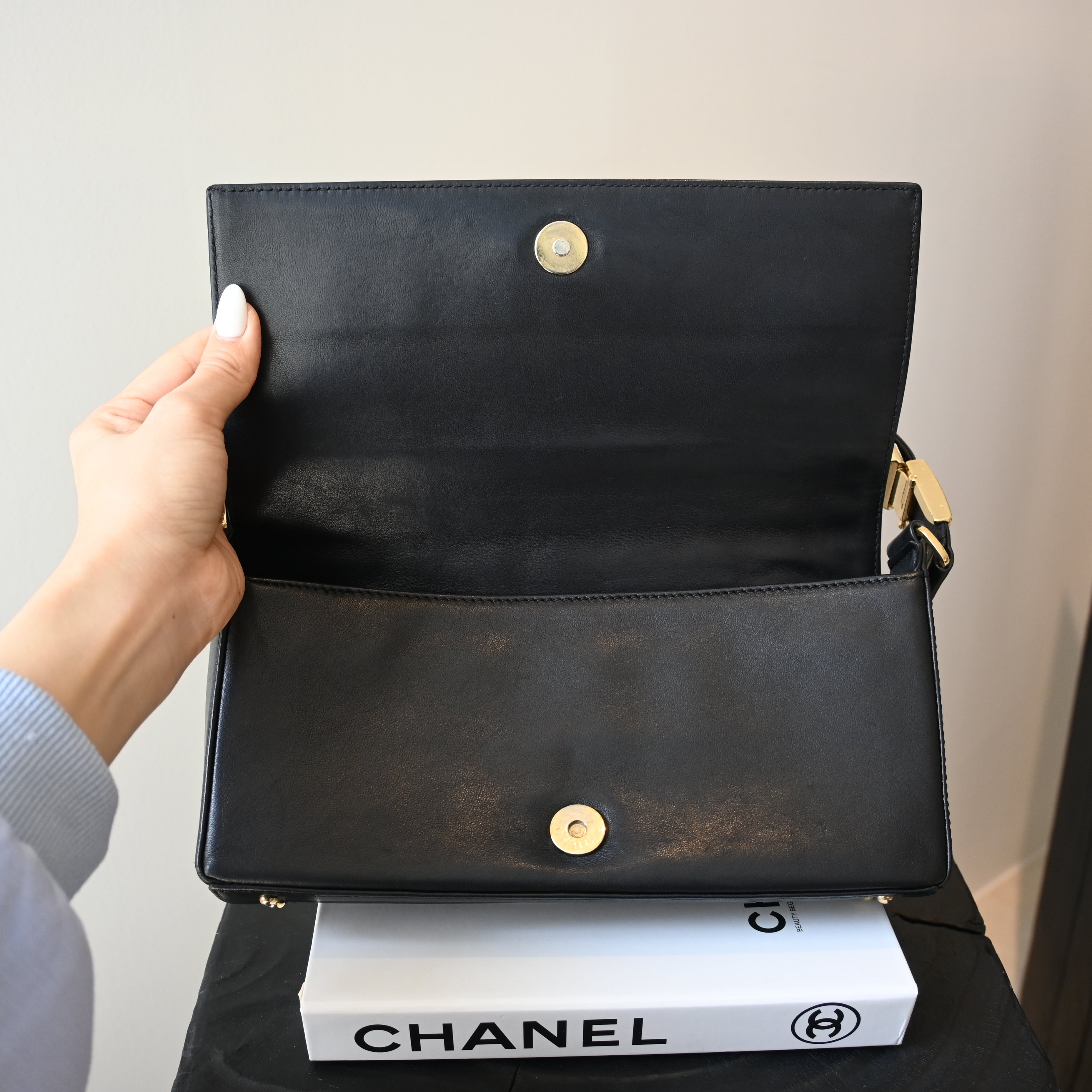 Chanel Chocolate Bar Flap - Leluxe Vintage Sdn. Bhd.