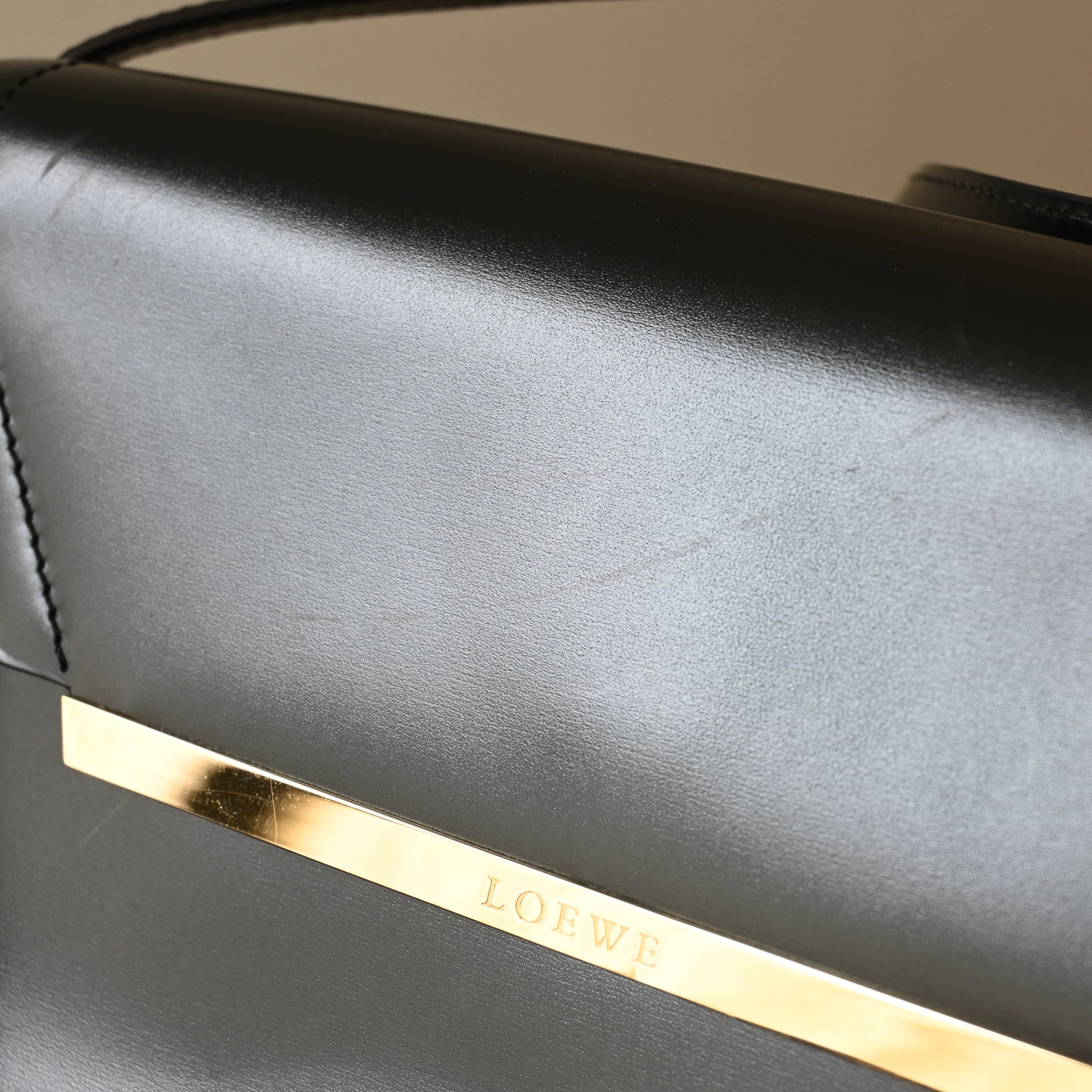 Loewe Shoulder Bag Calfskin - Leluxe Vintage Sdn. Bhd.