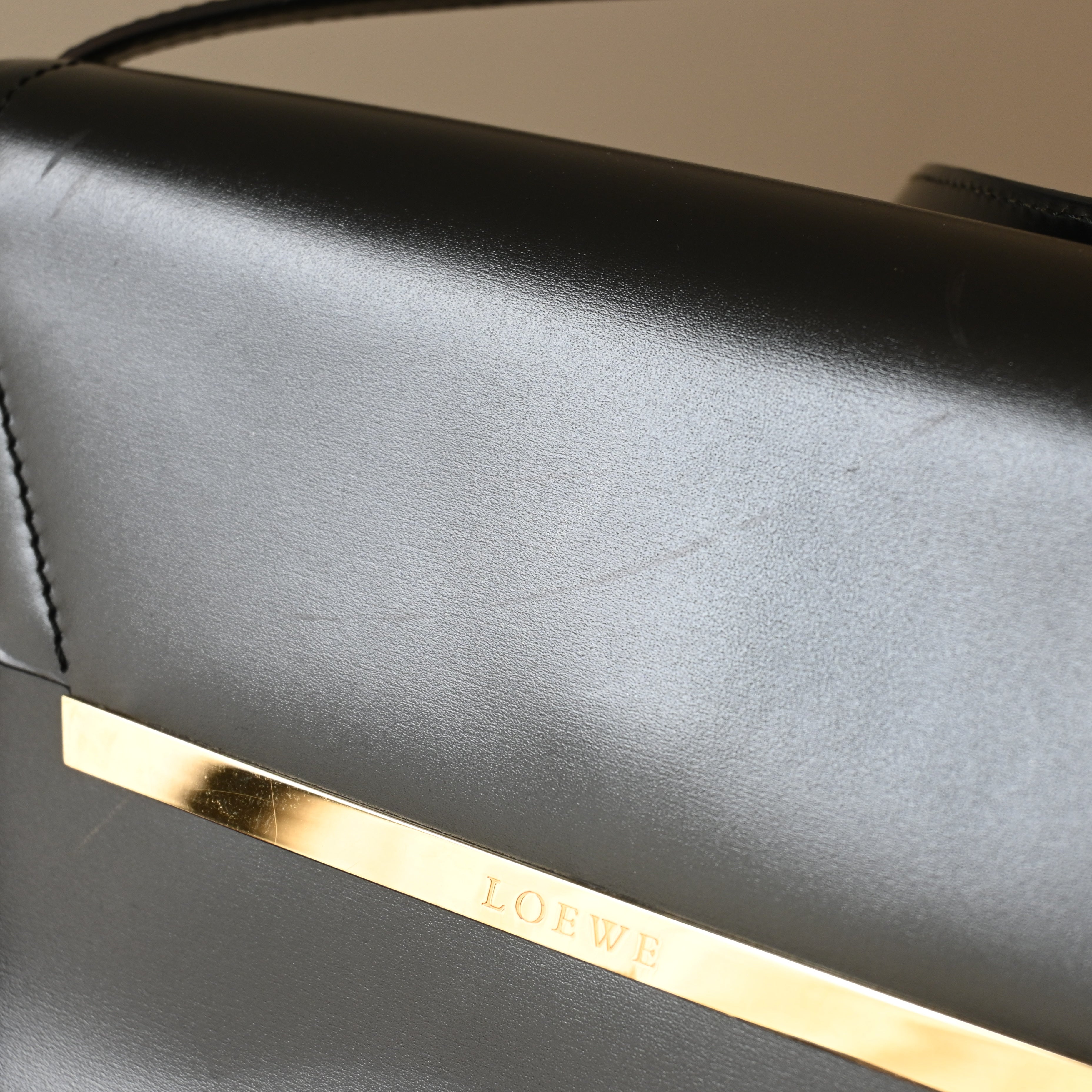 Loewe Shoulder Bag Calfskin - Leluxe Vintage Sdn. Bhd.